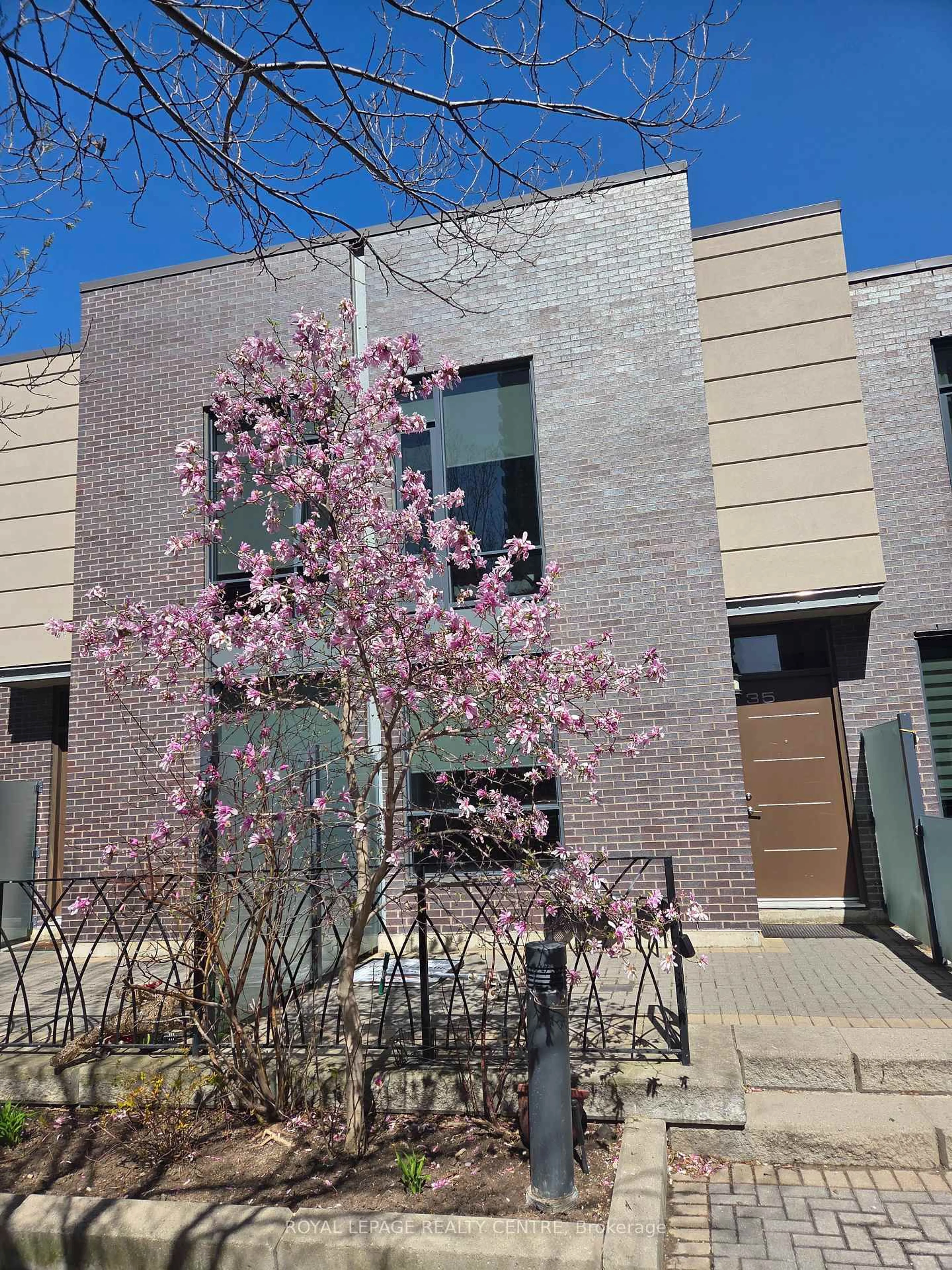 Home with brick exterior material, street for 19 Valhalla Inn Rd #35, Toronto Ontario M9B 0B3