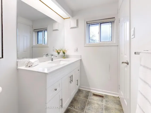Additional property image - 896 Willowbank Tr