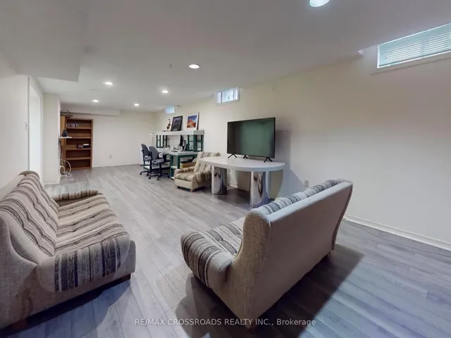 Additional property image - 896 Willowbank Tr