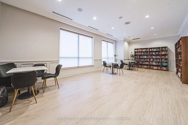 Additional image 6 of 5229 Dundas St Unit 1811