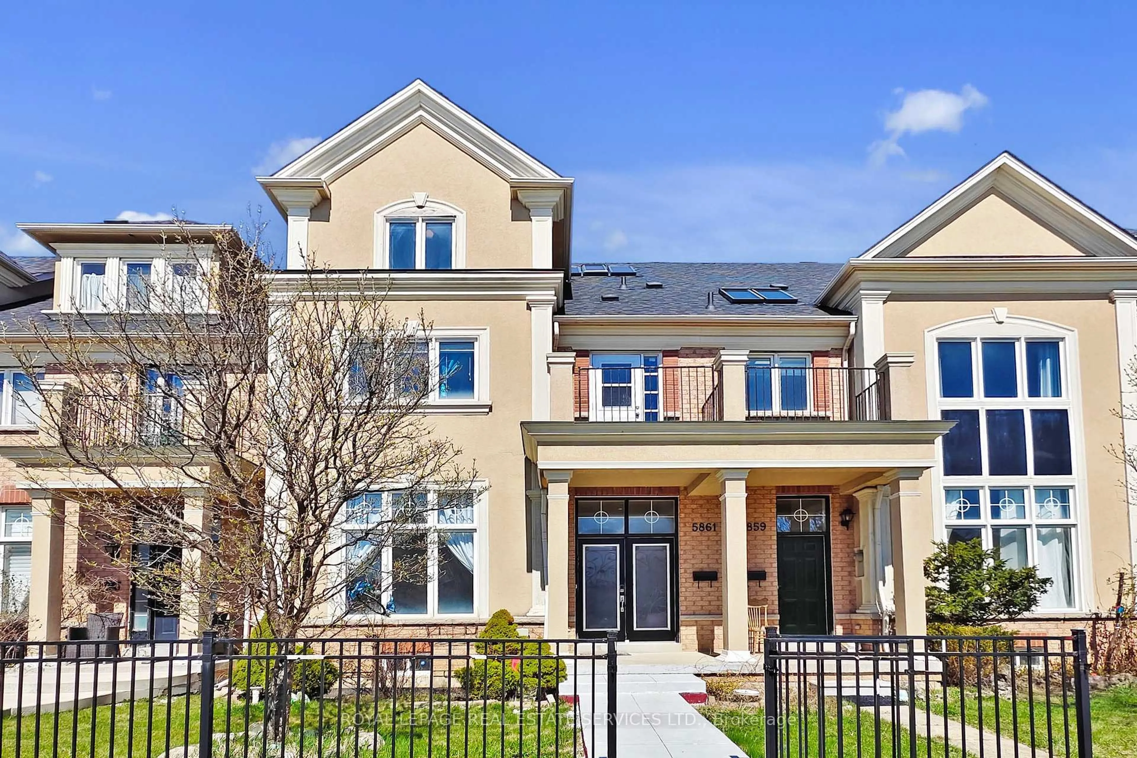 Home with brick exterior material, street for 5861 Tenth Line, Mississauga Ontario L5M 6V4
