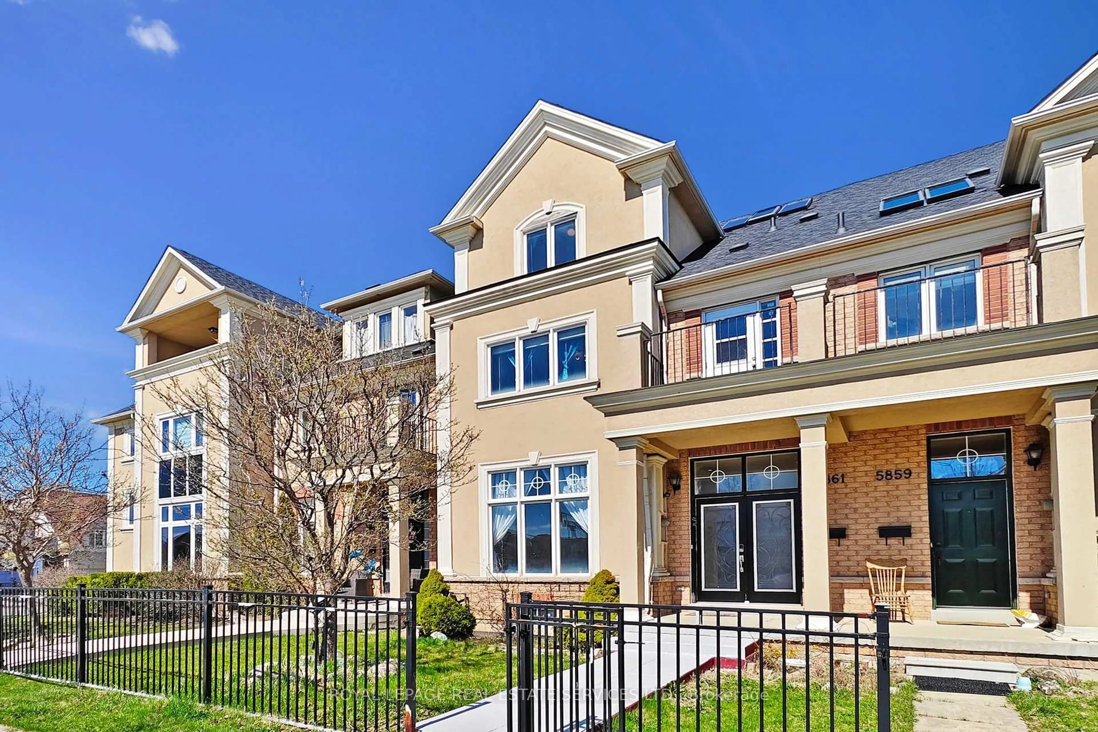 Home with brick exterior material, street for 5861 Tenth Line, Mississauga Ontario L5M 6V4