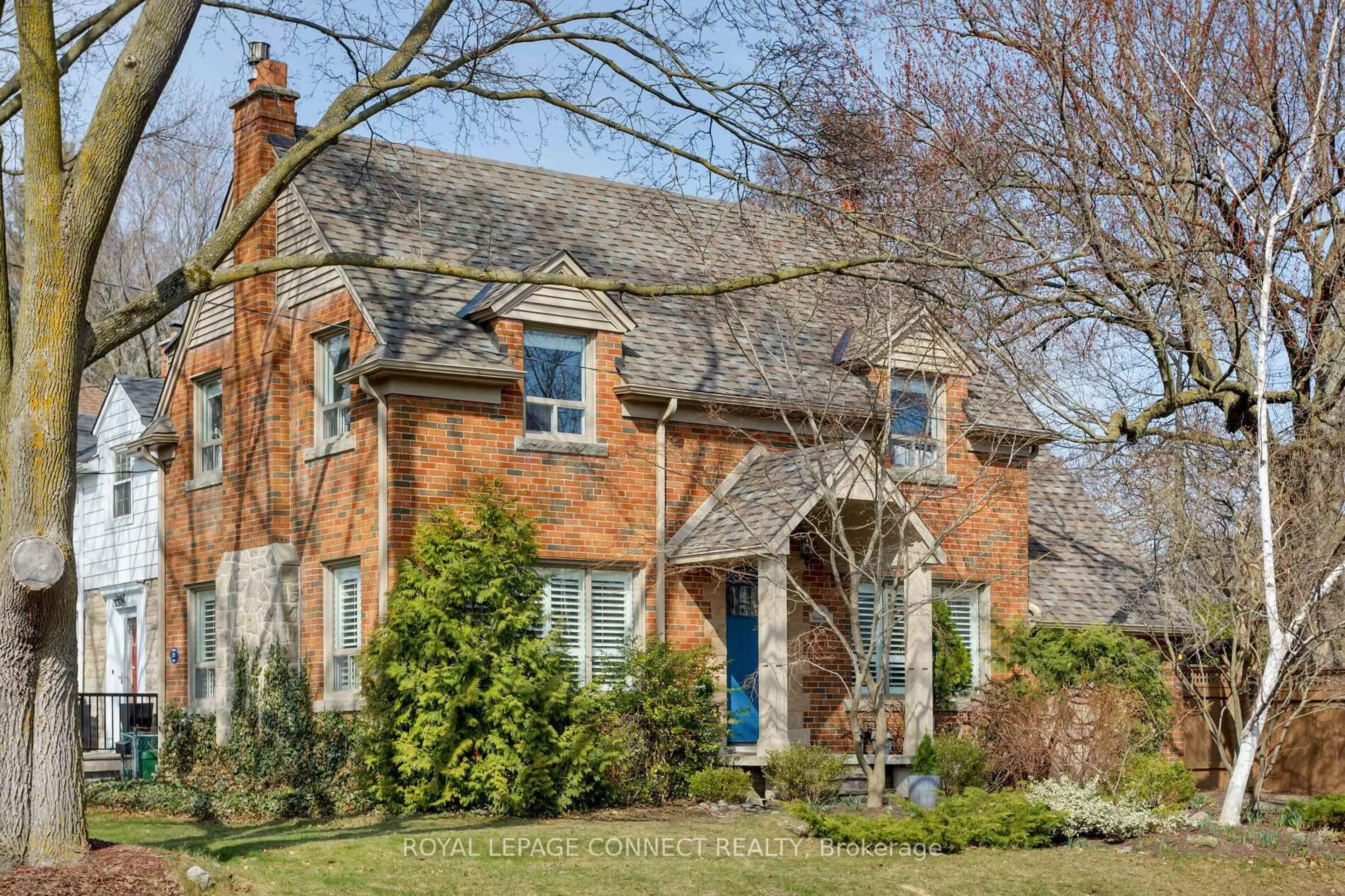 Home with brick exterior material, street for 32 Winston Grve, Toronto Ontario M8Y 2K9
