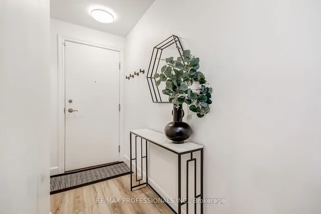 Additional image 30 of 5229 Dundas St Unit 312