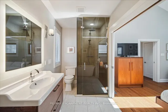 Additional property image - 1425 Plains Rd