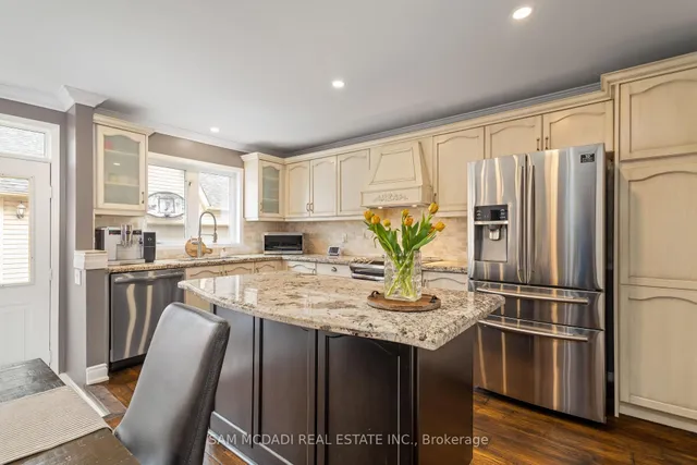 Additional property image - 7174 Upton Cres