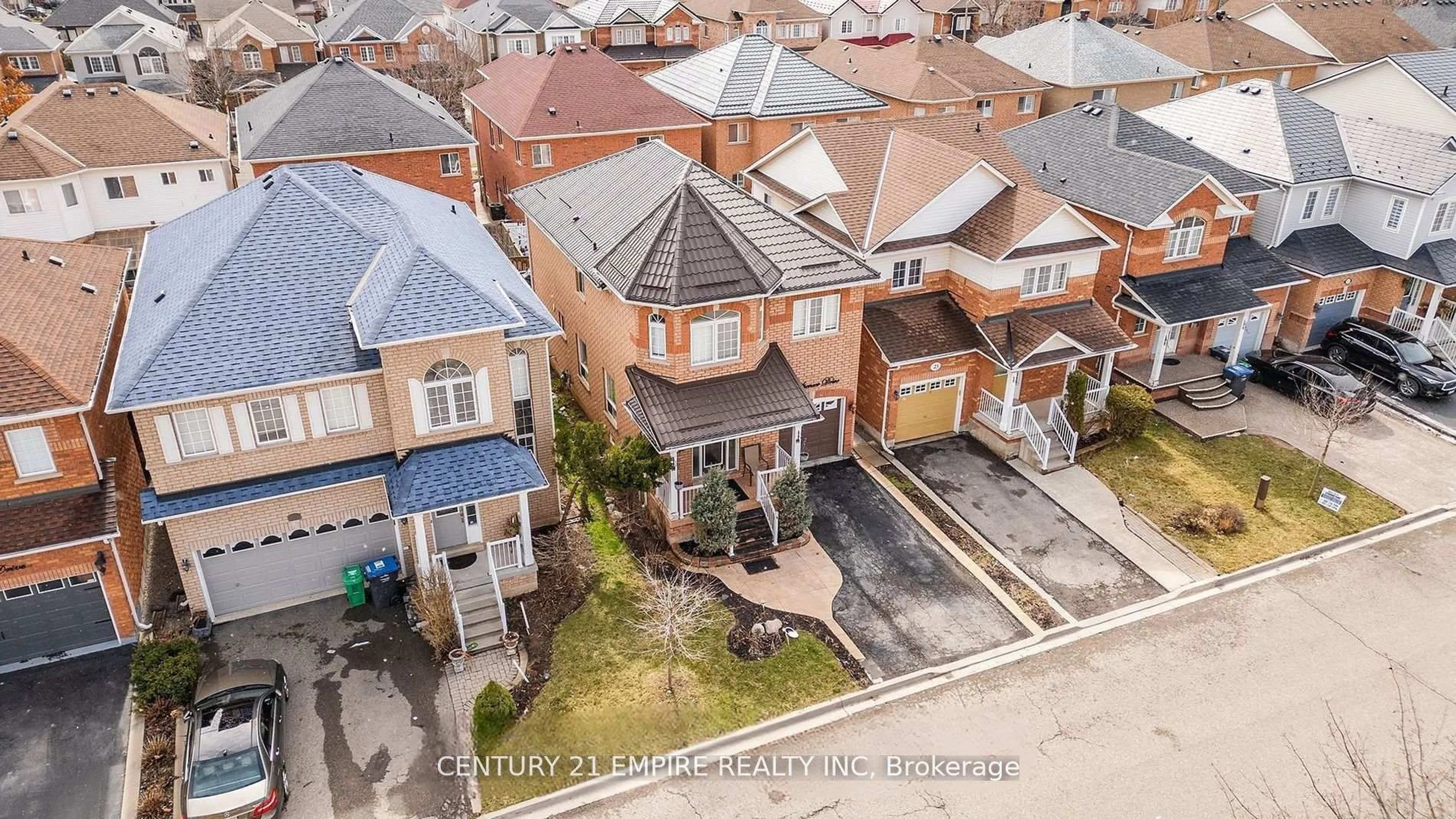 A pic from outside/outdoor area/front of a property/back of a property/a pic from drone, street for 21 Spencer Dr, Brampton Ontario L7A 2A2