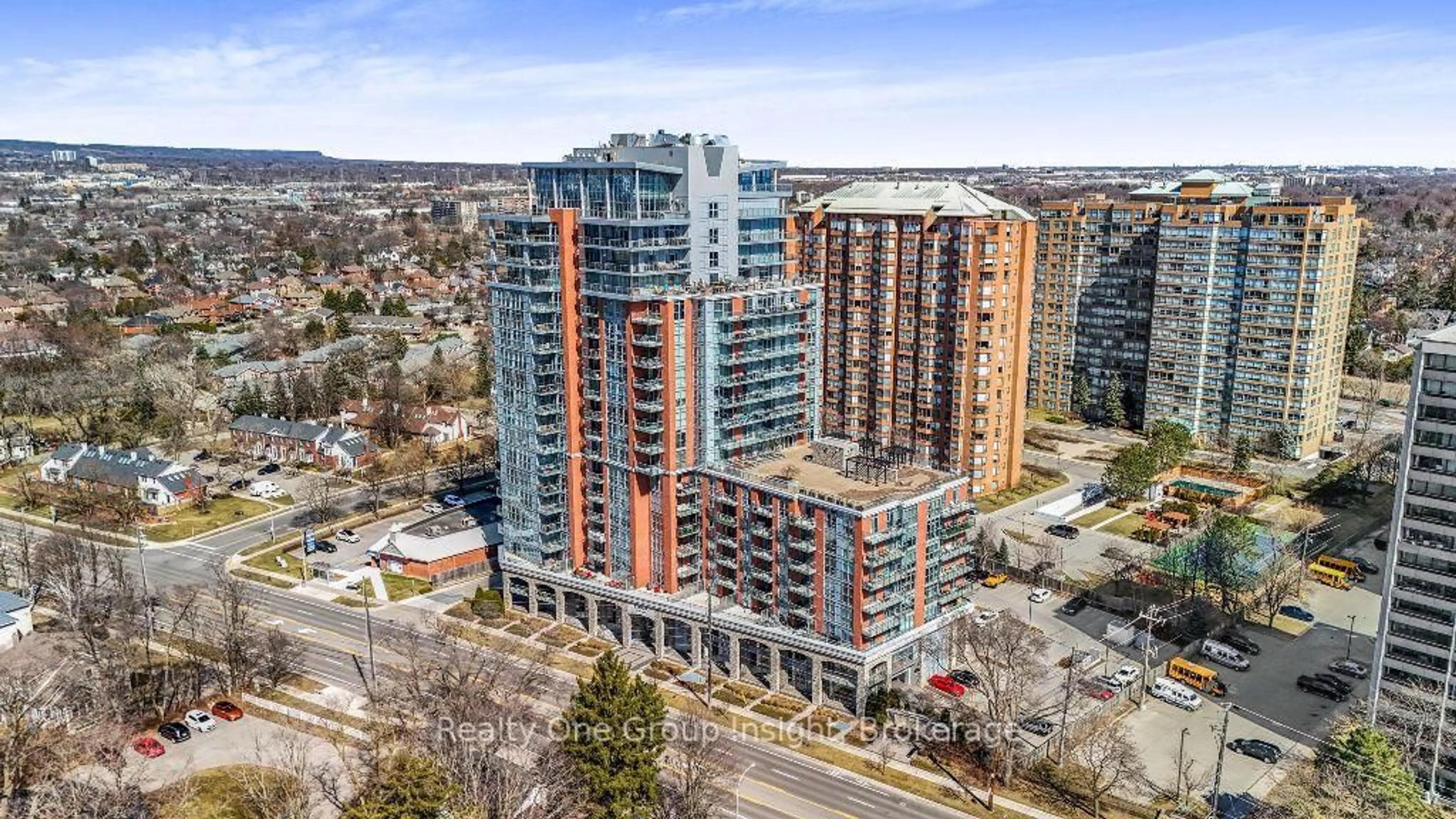 A pic from outside/outdoor area/front of a property/back of a property/a pic from drone, city buildings view from balcony for 551 Maple Ave #908, Burlington Ontario L7S 1M7