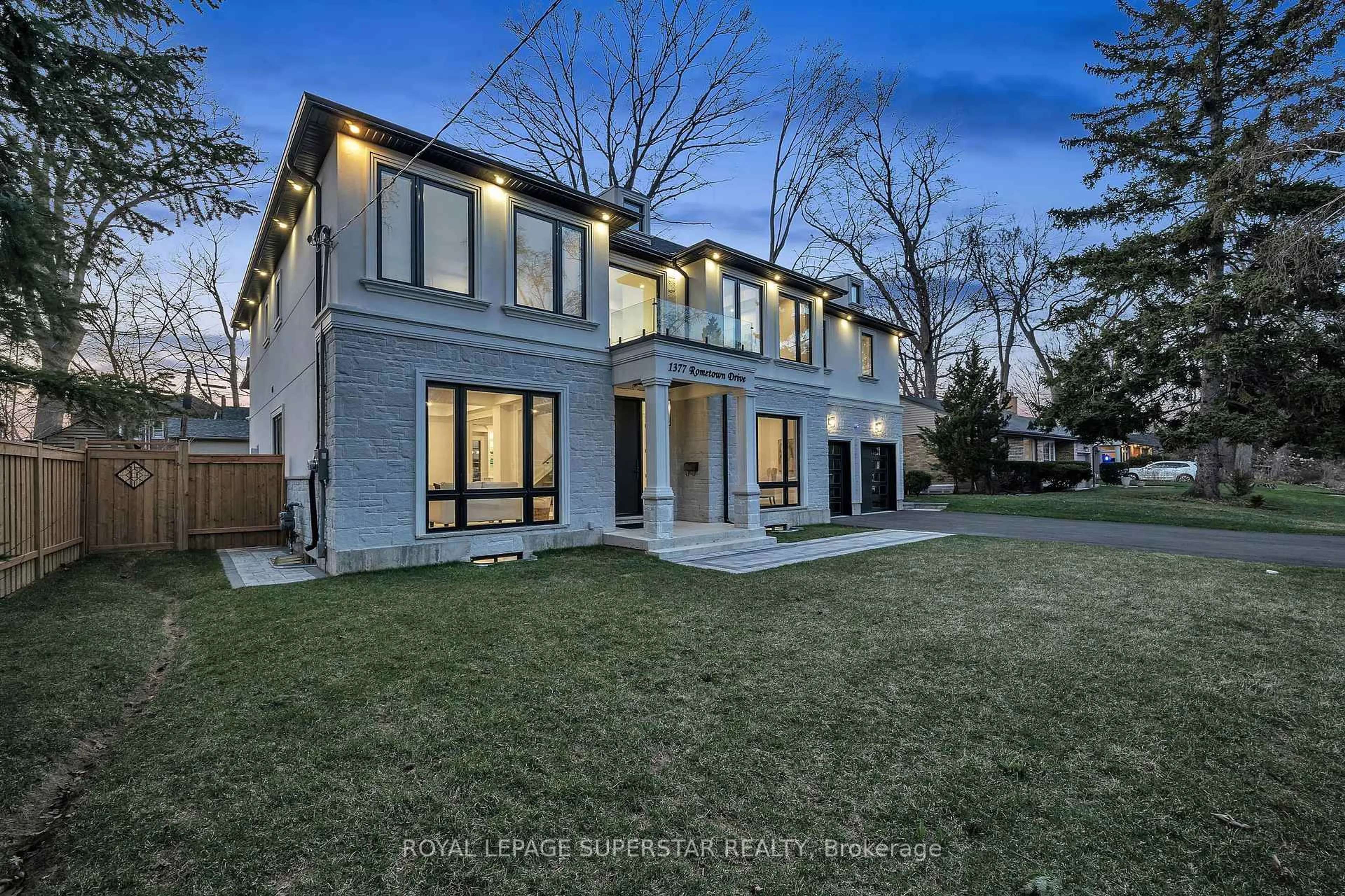 Home with brick exterior material, street for 1377 Rometown Dr, Mississauga Ontario L5E 2T5