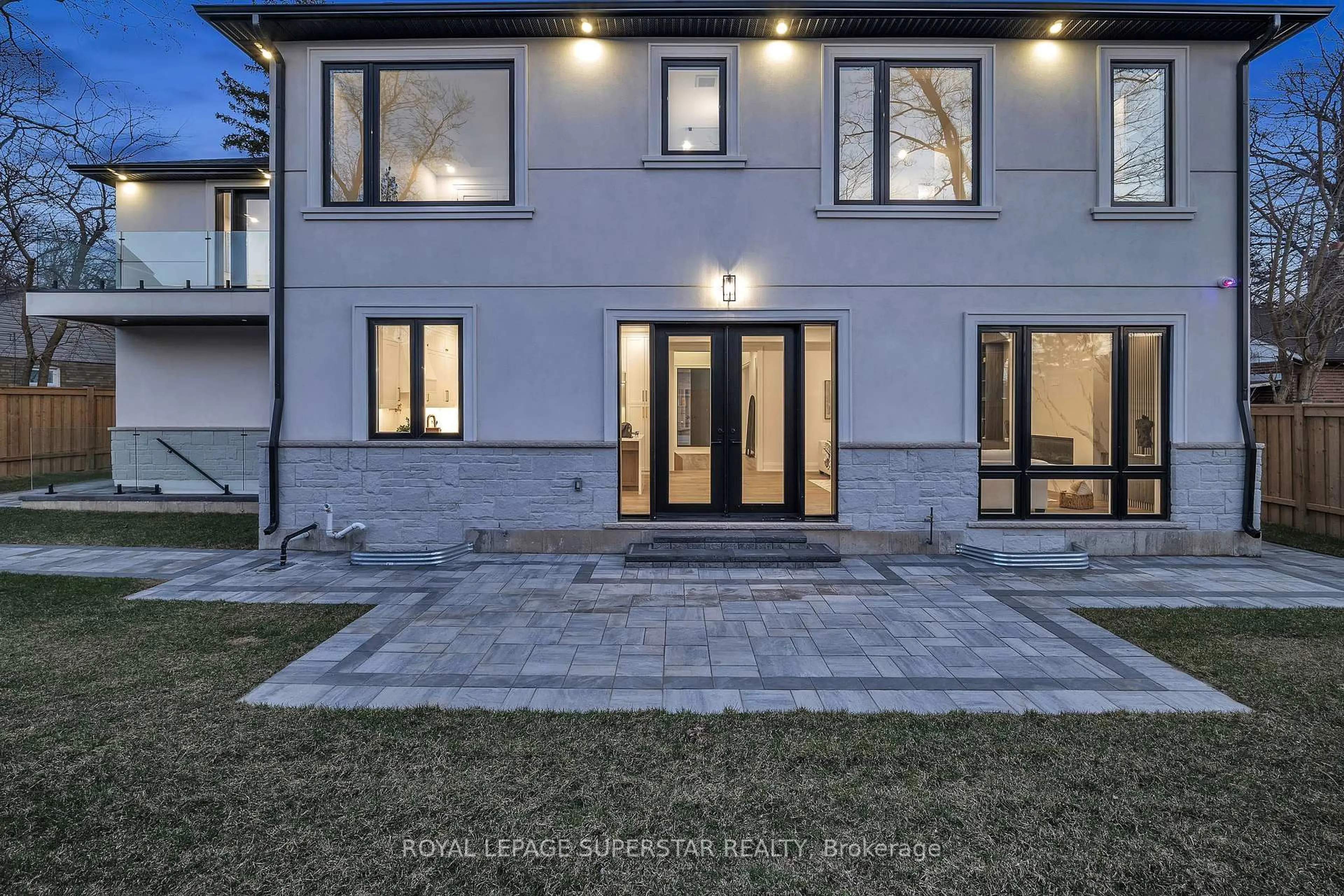 Unknown for 1377 Rometown Dr, Mississauga Ontario L5E 2T5