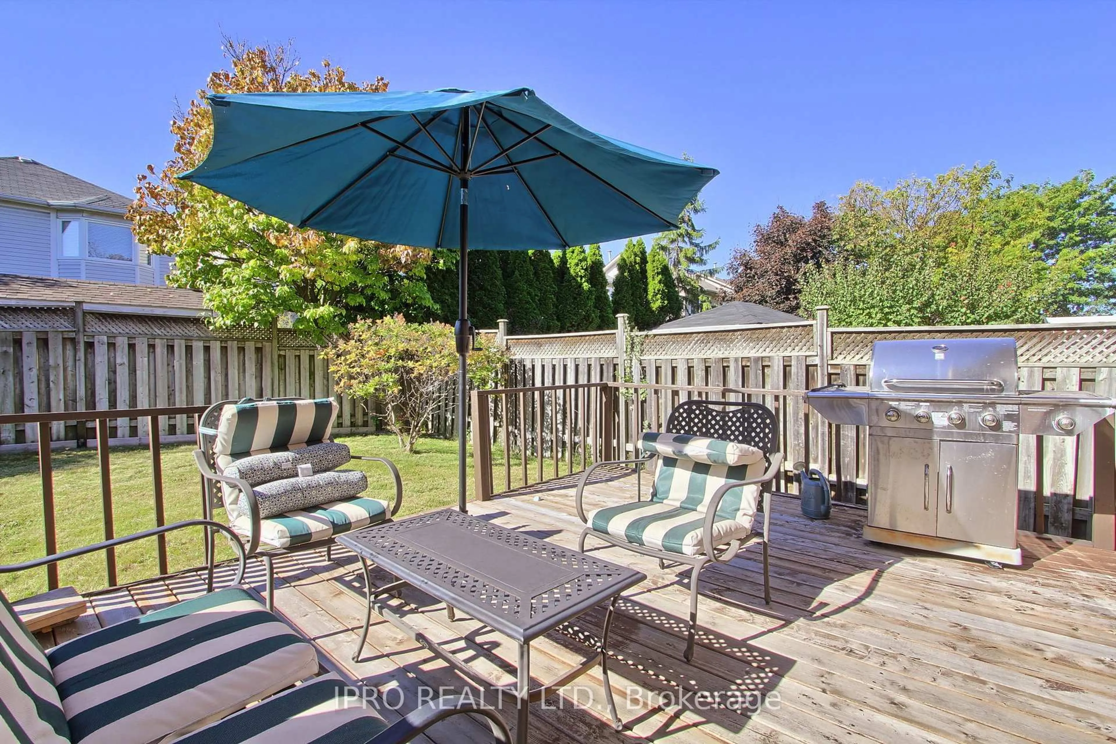 Patio, water/lake/river/ocean view for 5874 Chorley Pl, Mississauga Ontario L5M 5L7