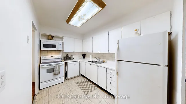 Additional property image - 15 La Rose Ave Unit 216