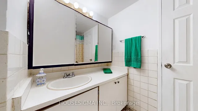 Additional property image - 15 La Rose Ave Unit 216