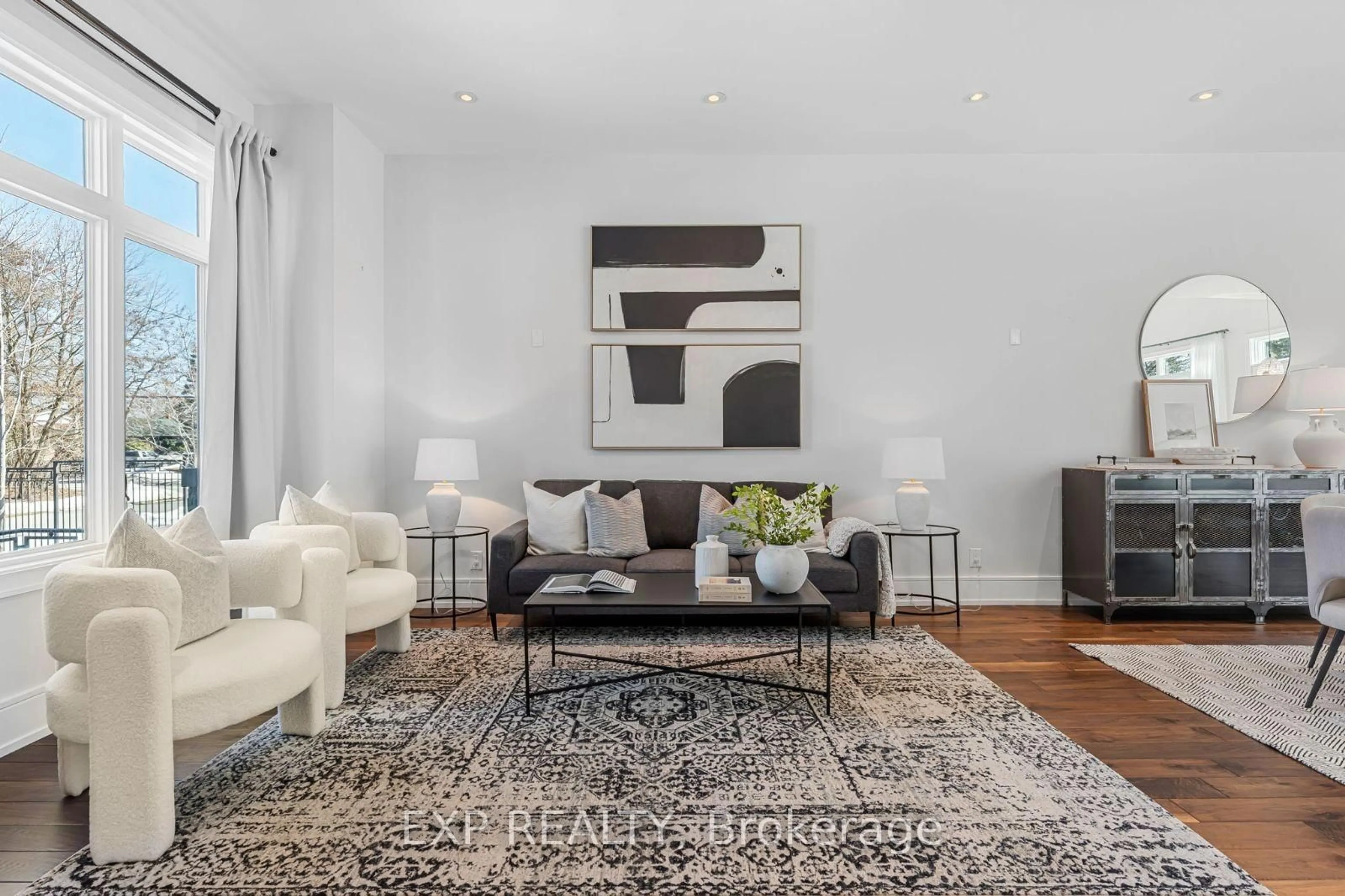 Living room with furniture, unknown for 574 Stephens Cres, Oakville Ontario L6K 1Y3