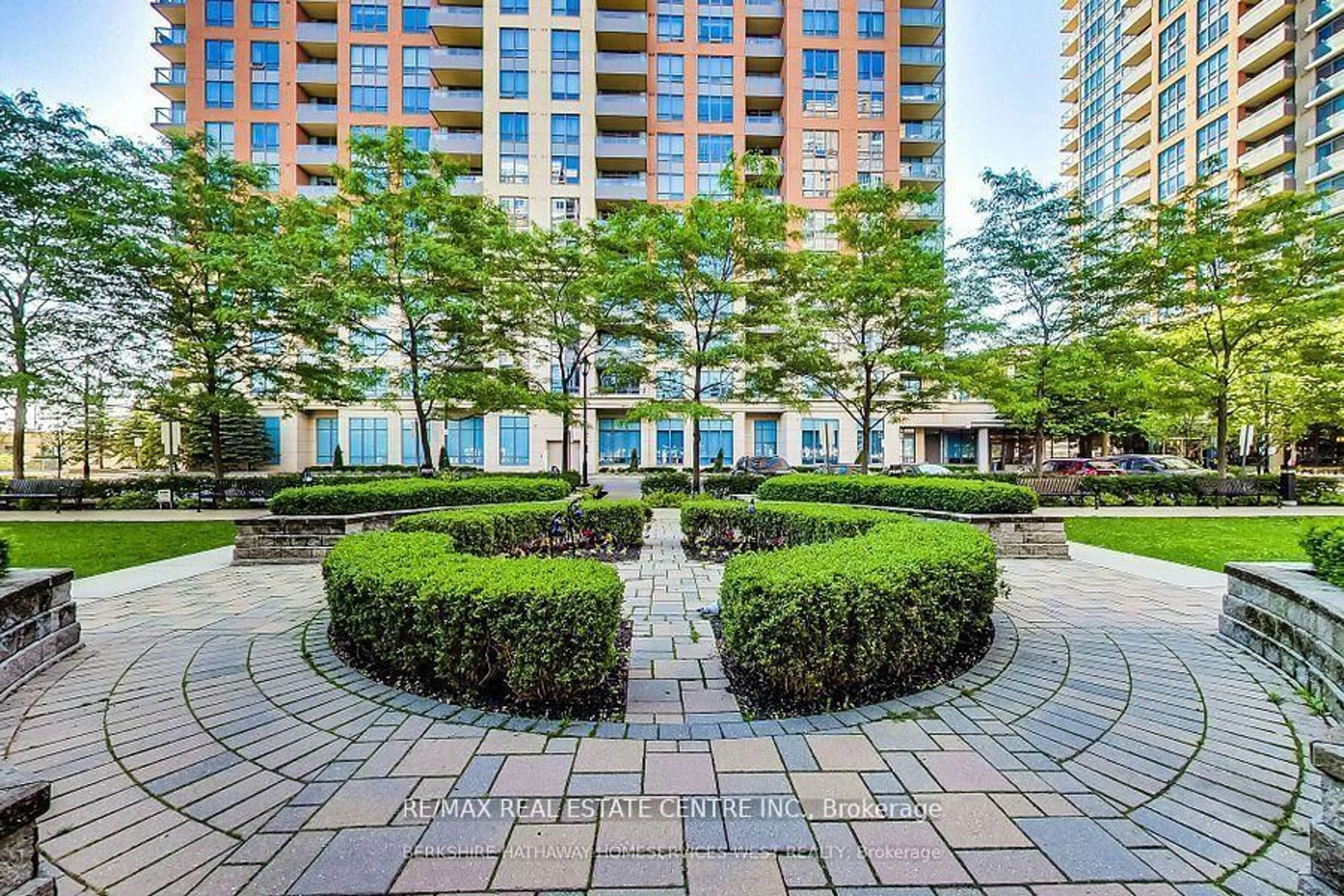 Patio, street for 35 Viking Lane #1245, Toronto Ontario M9B 0A2