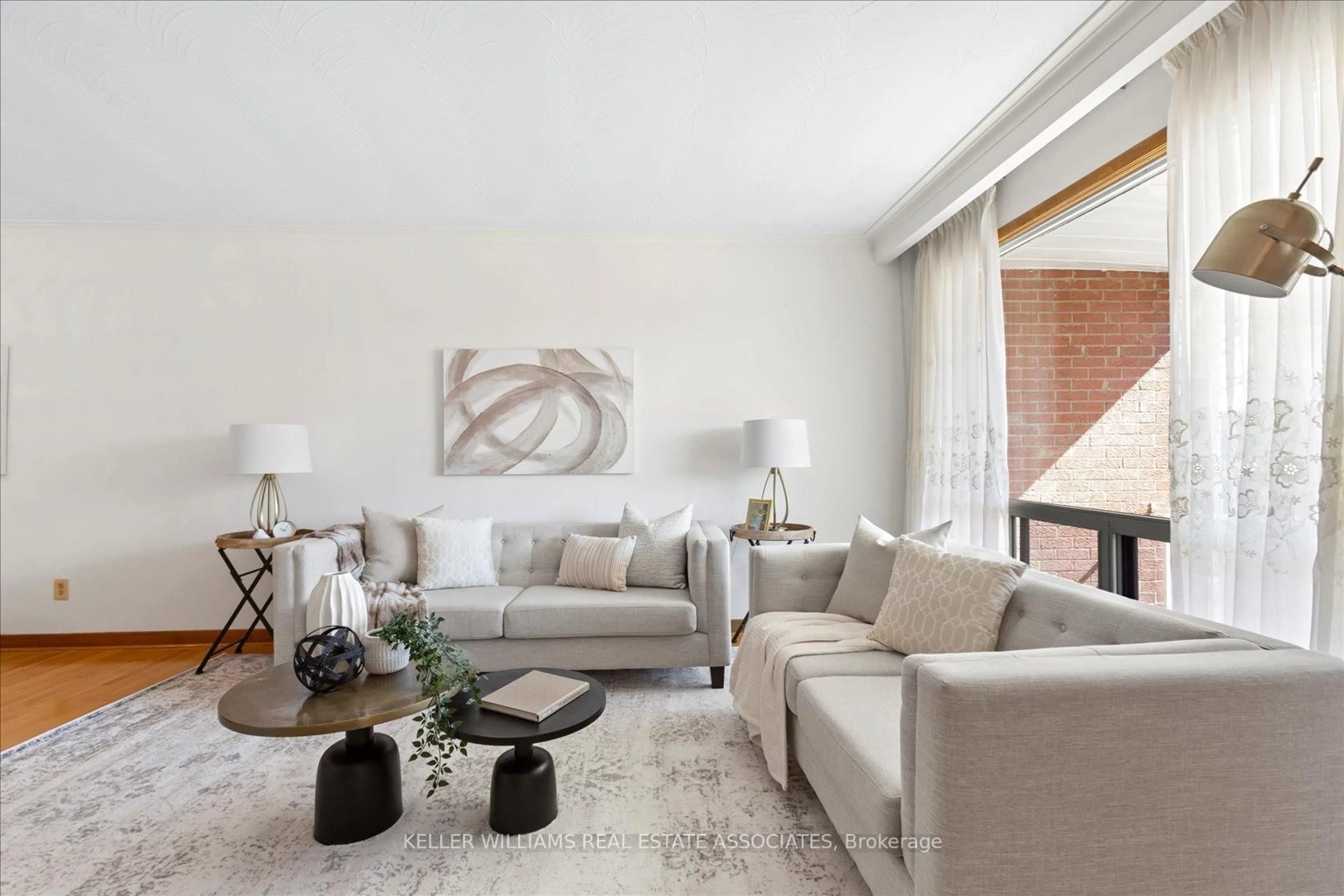 Living room with furniture, unknown for 1127 Claredale Rd, Mississauga Ontario L5G 1T7