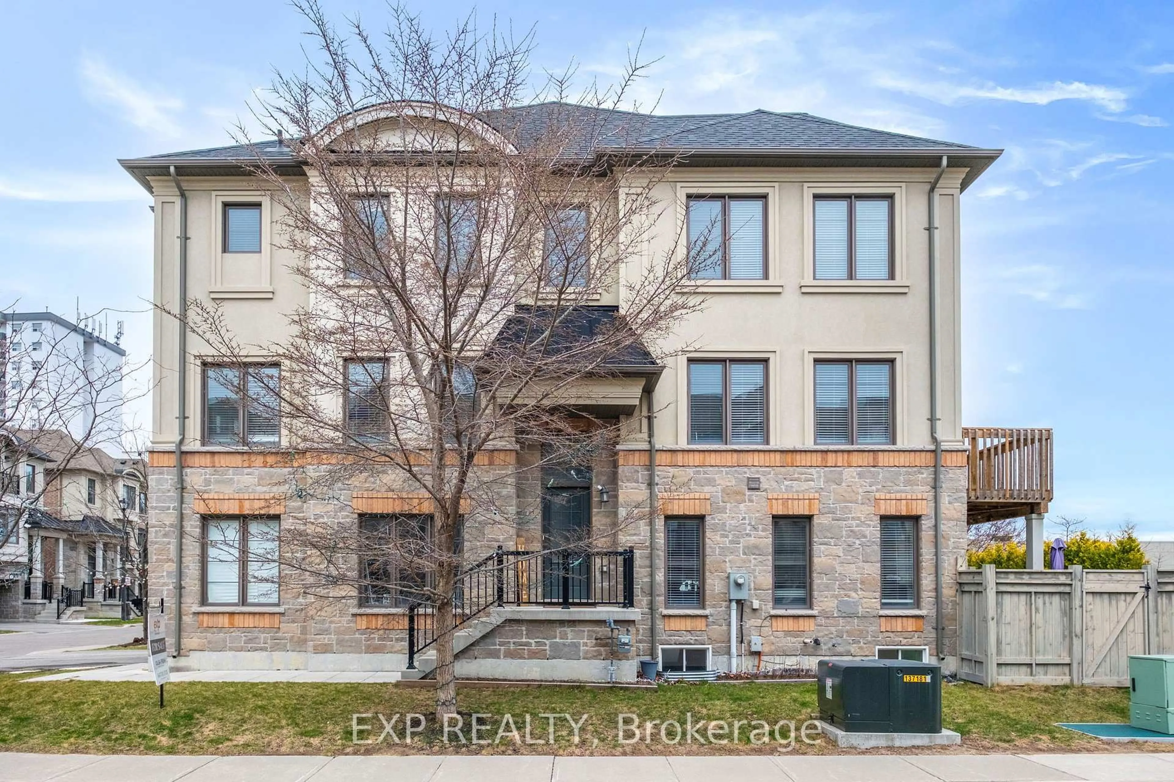 Home with brick exterior material, street for 607 Mermaid Cres, Mississauga Ontario L5G 0B3