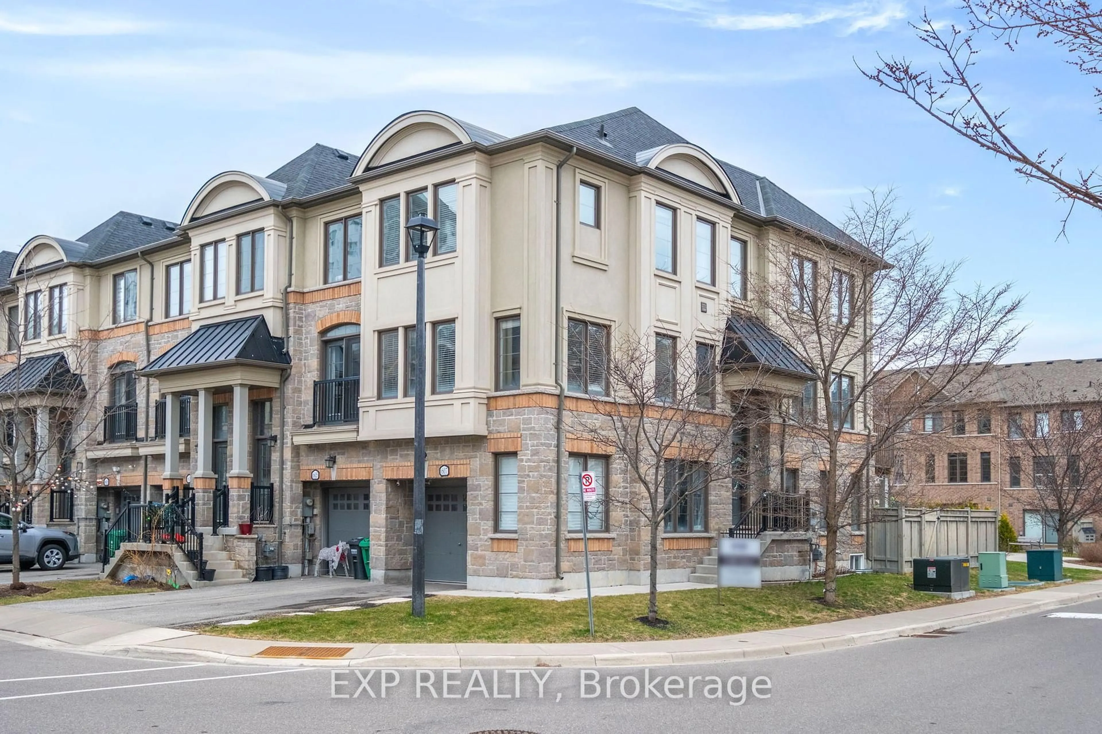 Home with brick exterior material, street for 607 Mermaid Cres, Mississauga Ontario L5G 0B3