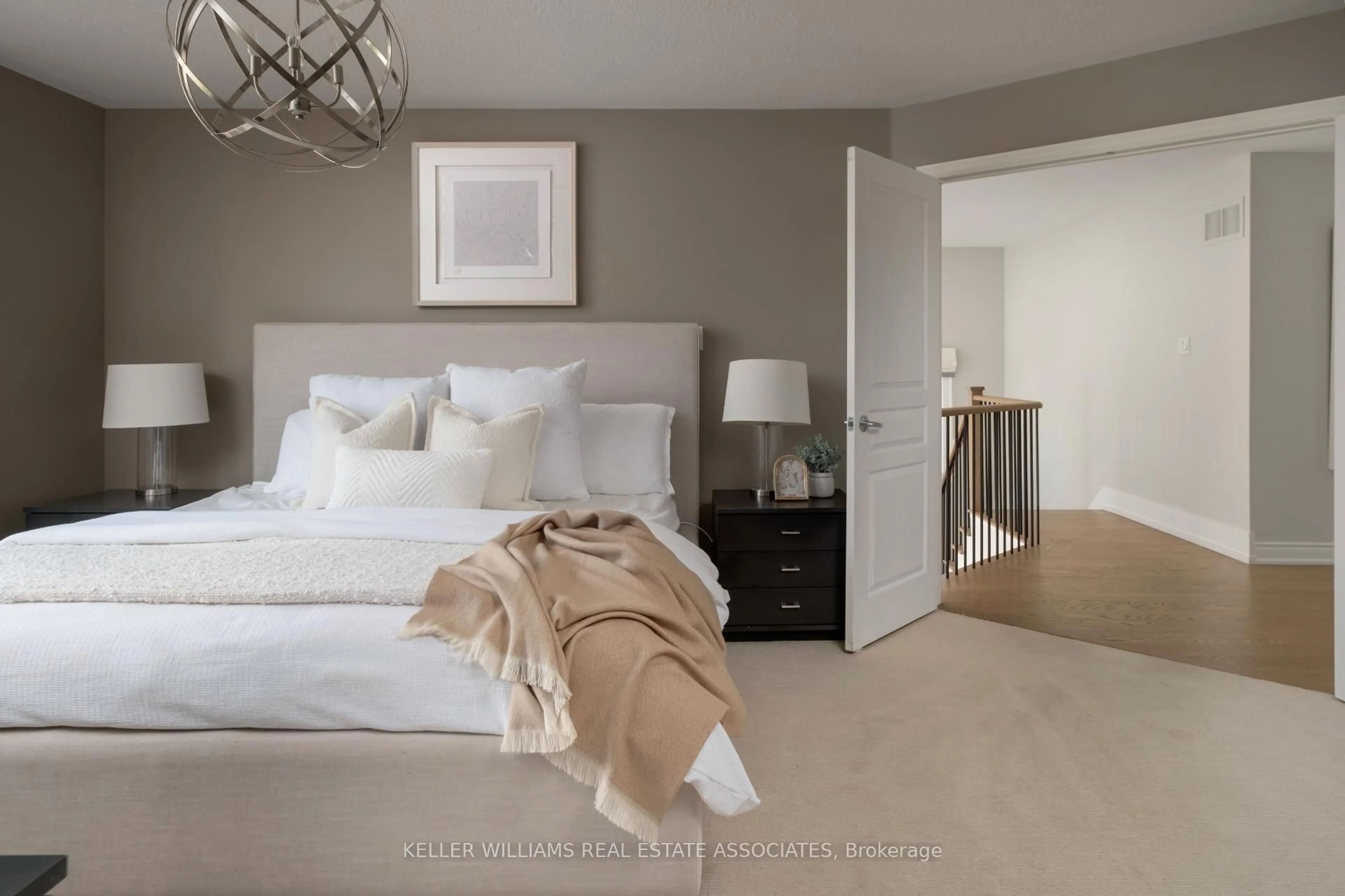 Bedroom with bed, unknown for 281 Admiral Dr, Oakville Ontario L6L 0C2