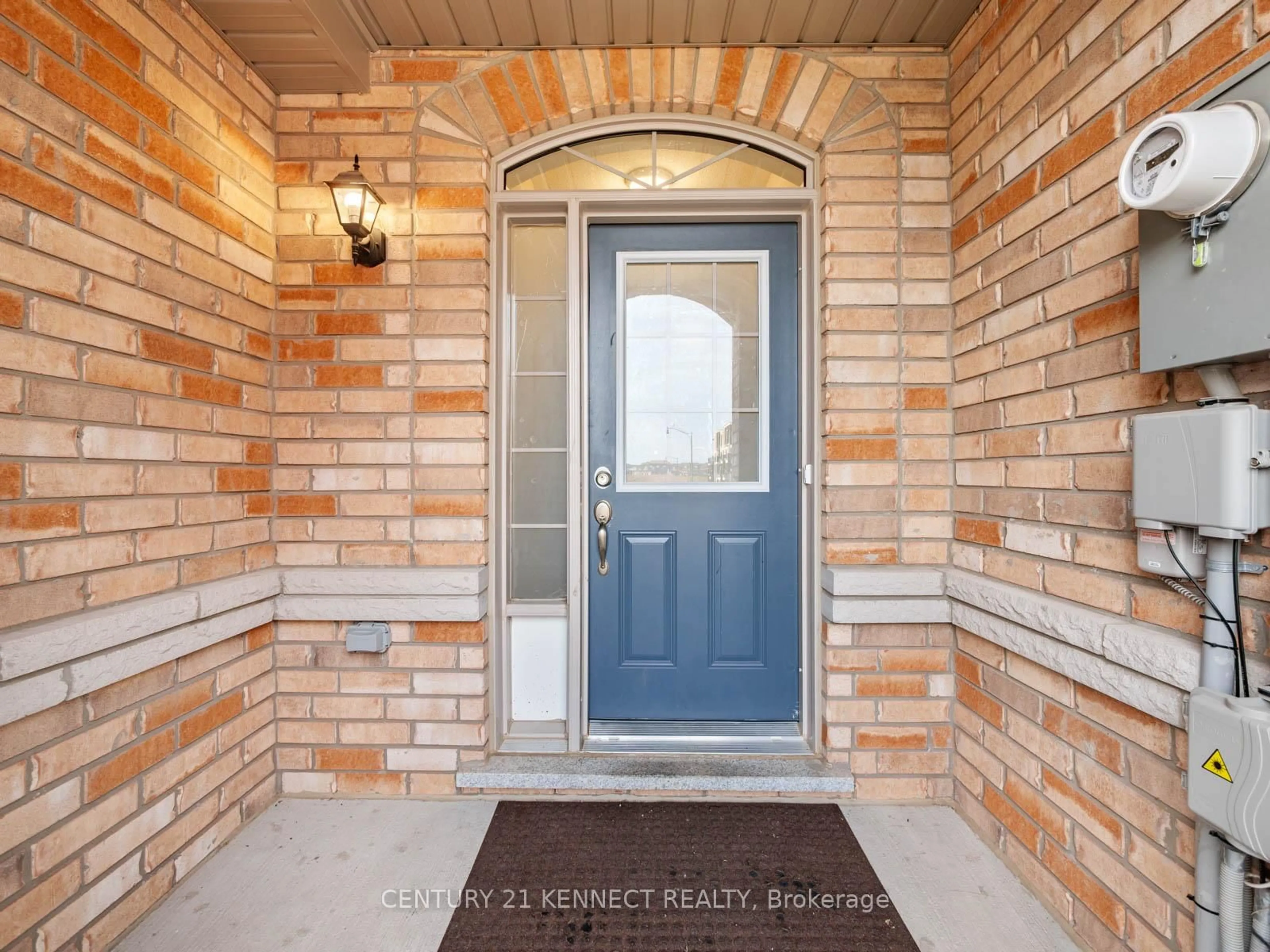 Indoor entryway for 49 Finegan Circ, Brampton Ontario L7A 0B7