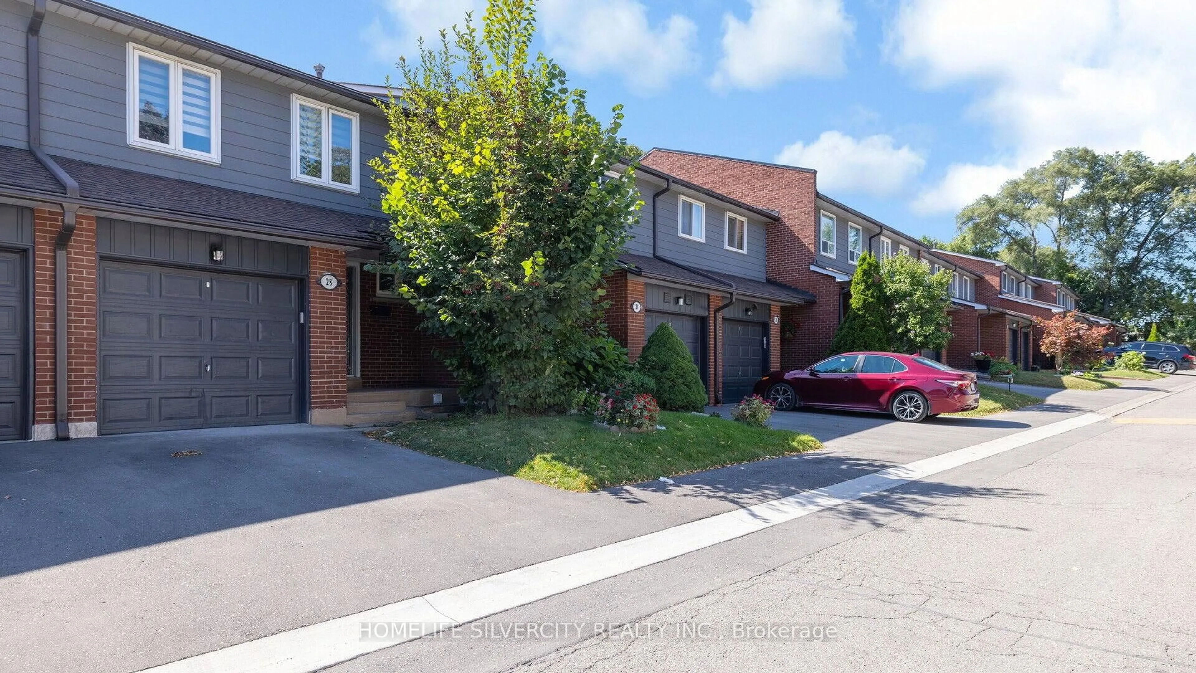 A pic from outside/outdoor area/front of a property/back of a property/a pic from drone, street for 1616 Haig Blvd #28, Mississauga Ontario L5E 3C9