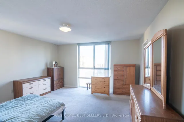 Additional property image - 3650 Kaneff Cres Unit 1803