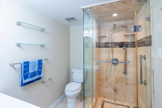 Additional property image - 3650 Kaneff Cres Unit 1803