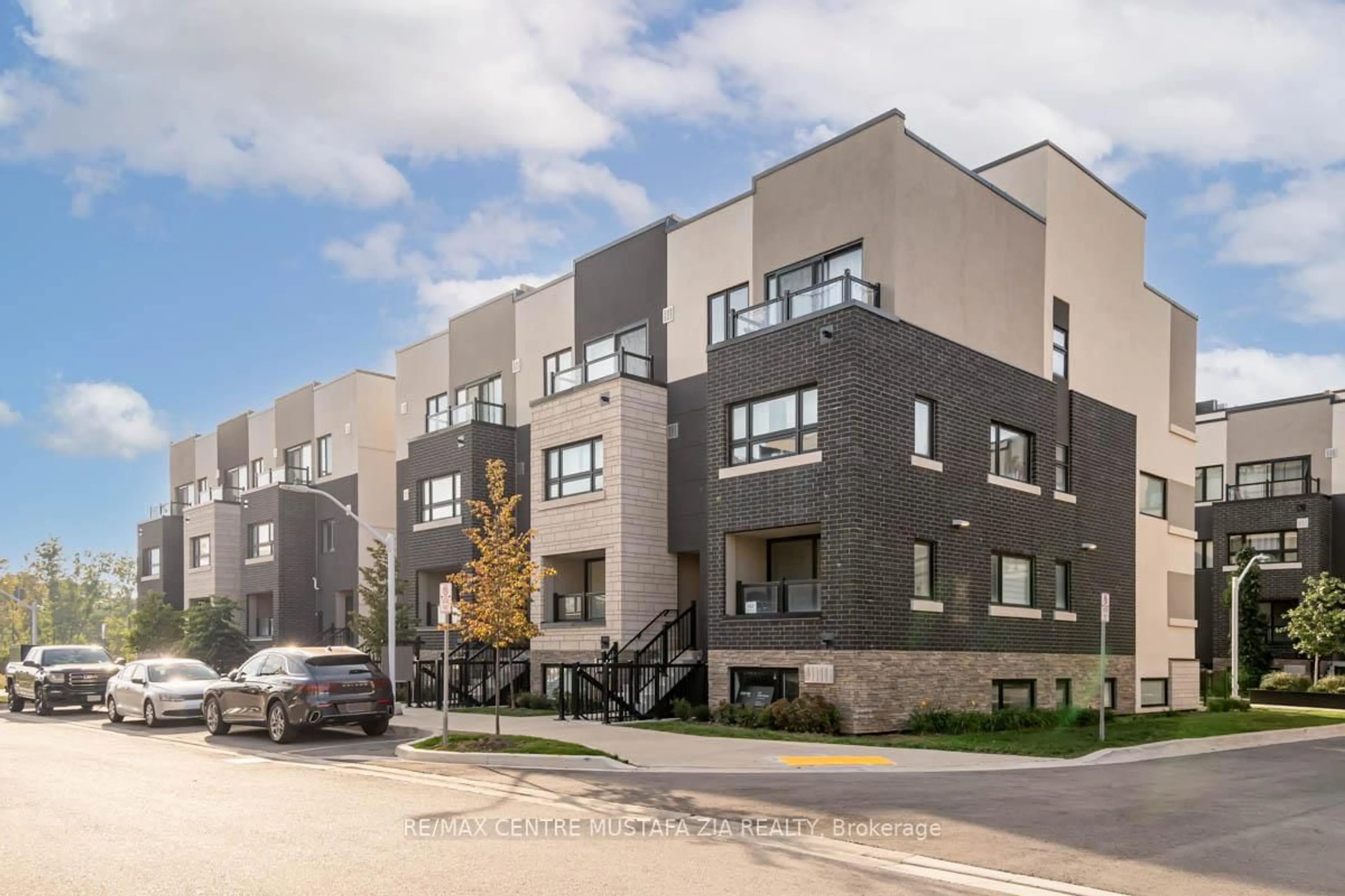 A pic from outside/outdoor area/front of a property/back of a property/a pic from drone, street for 1129 Cooke Blvd #608, Burlington Ontario L7T 0C3