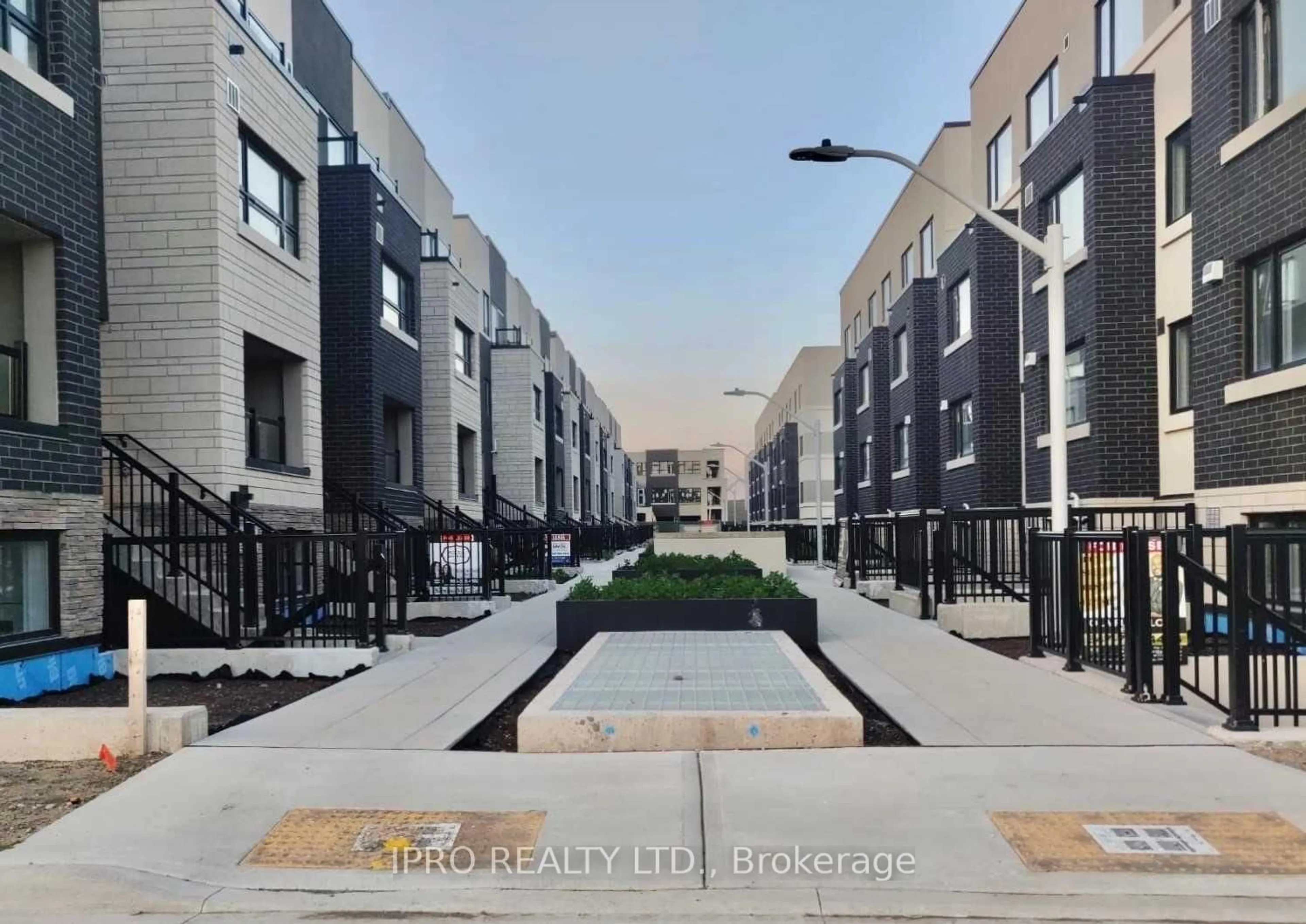 A pic from outside/outdoor area/front of a property/back of a property/a pic from drone, street for 1129 Cooke Blvd #615, Burlington Ontario L7T 4A8