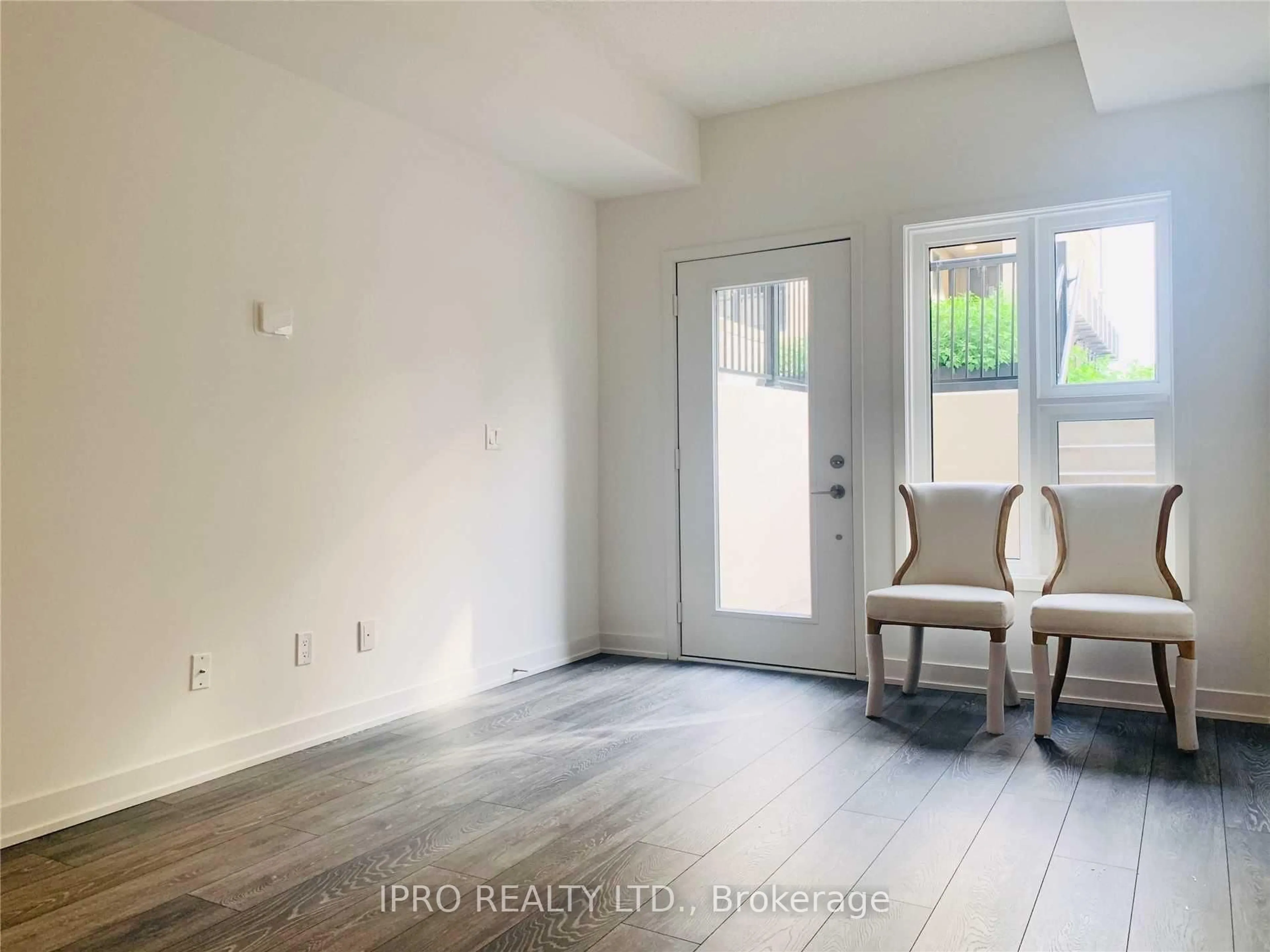 Unknown for 1129 Cooke Blvd #615, Burlington Ontario L7T 4A8