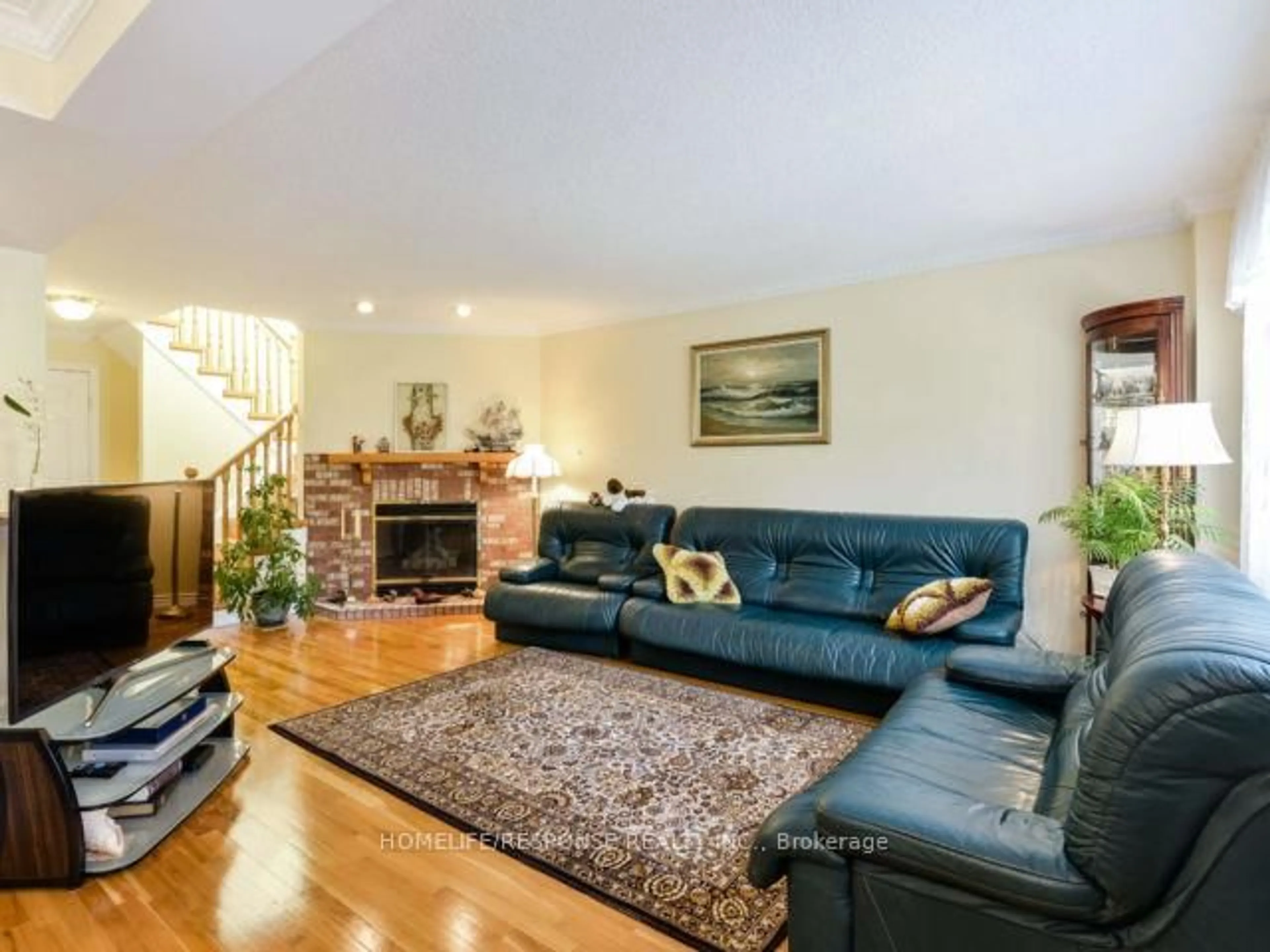 Living room with furniture, unknown for 5480 GLEN ERIN Dr #96, Mississauga Ontario L5M 5R3