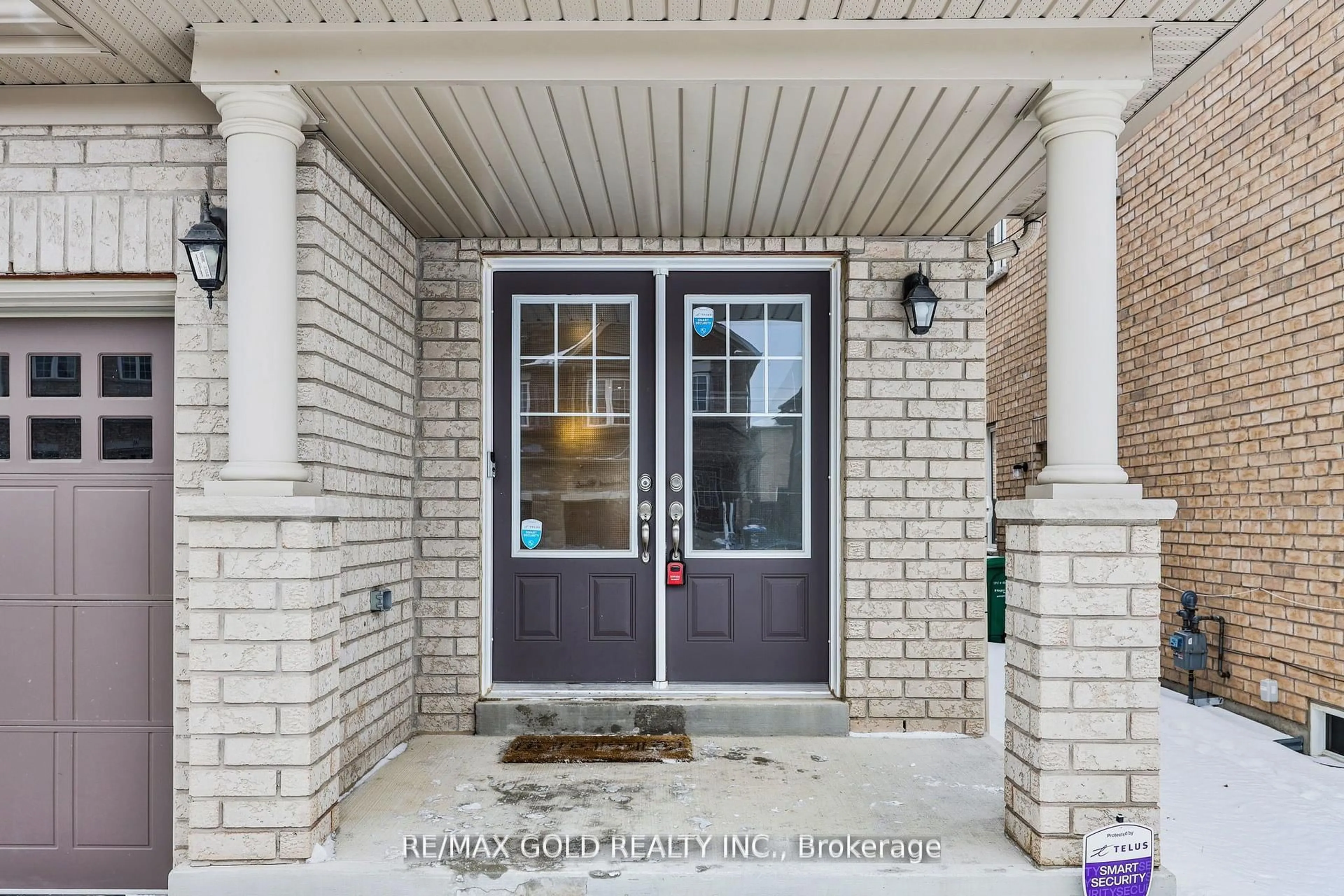 Indoor entryway for 42 Lanark Circ, Brampton Ontario L6X 5L3