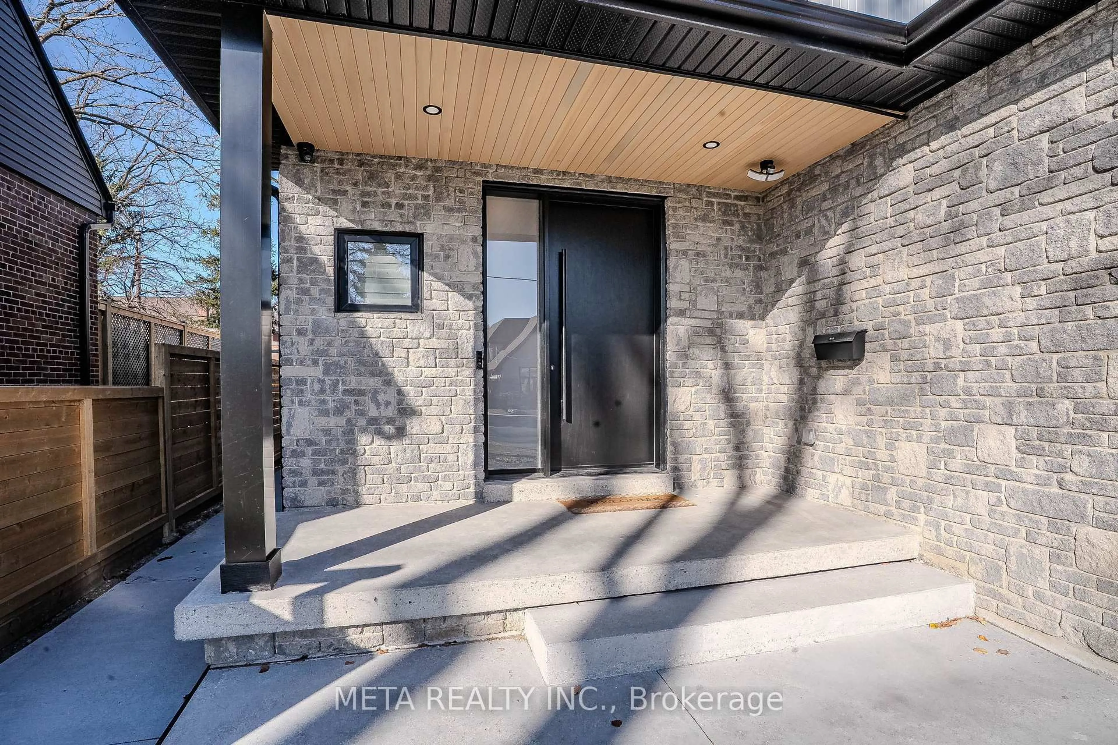 Indoor entryway for 20 Shaver Ave, Toronto Ontario M9B 4N4