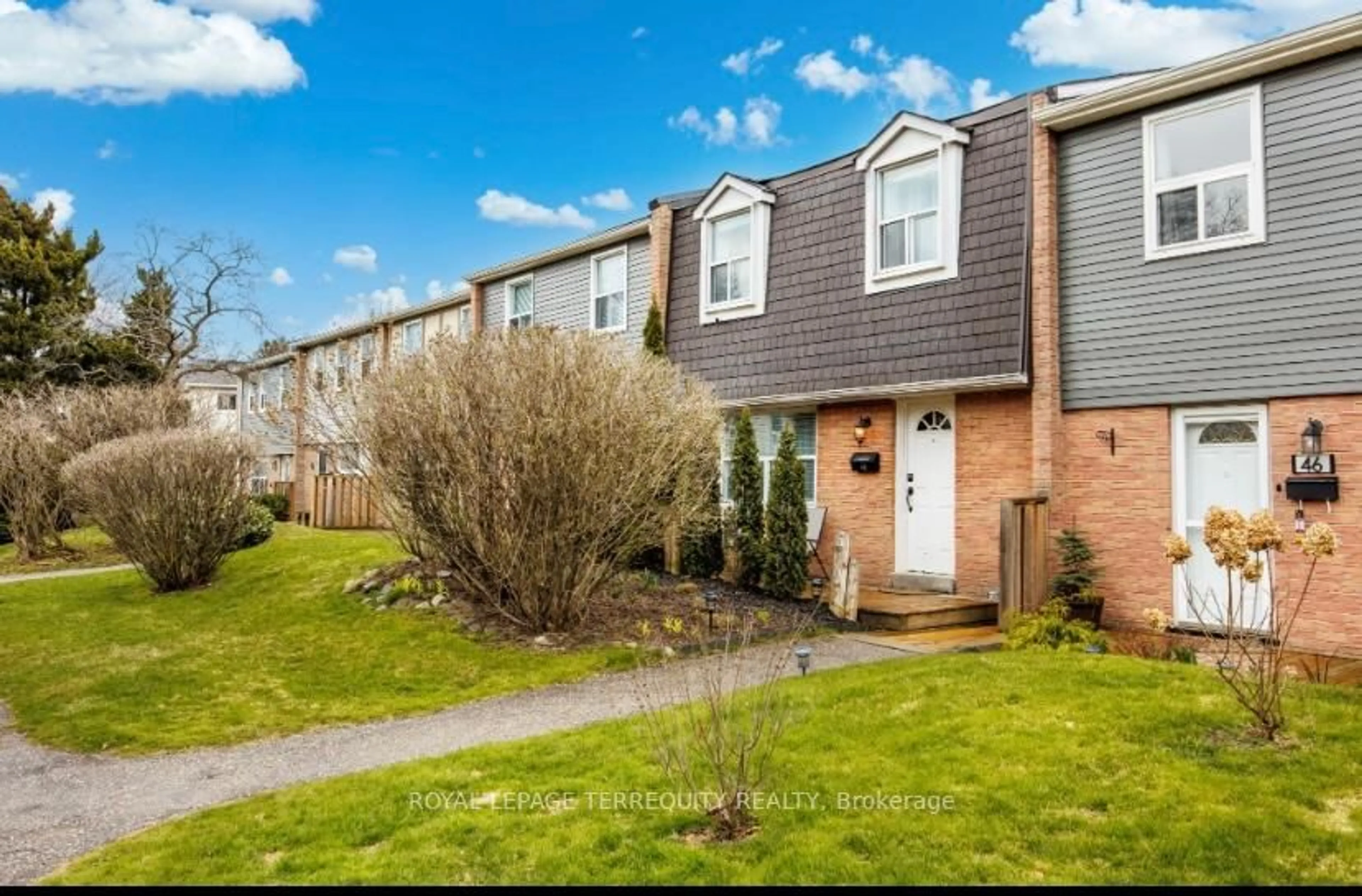 A pic from outside/outdoor area/front of a property/back of a property/a pic from drone, street for 1050 Shawnmarr Rd #45, Mississauga Ontario L5H 3V1