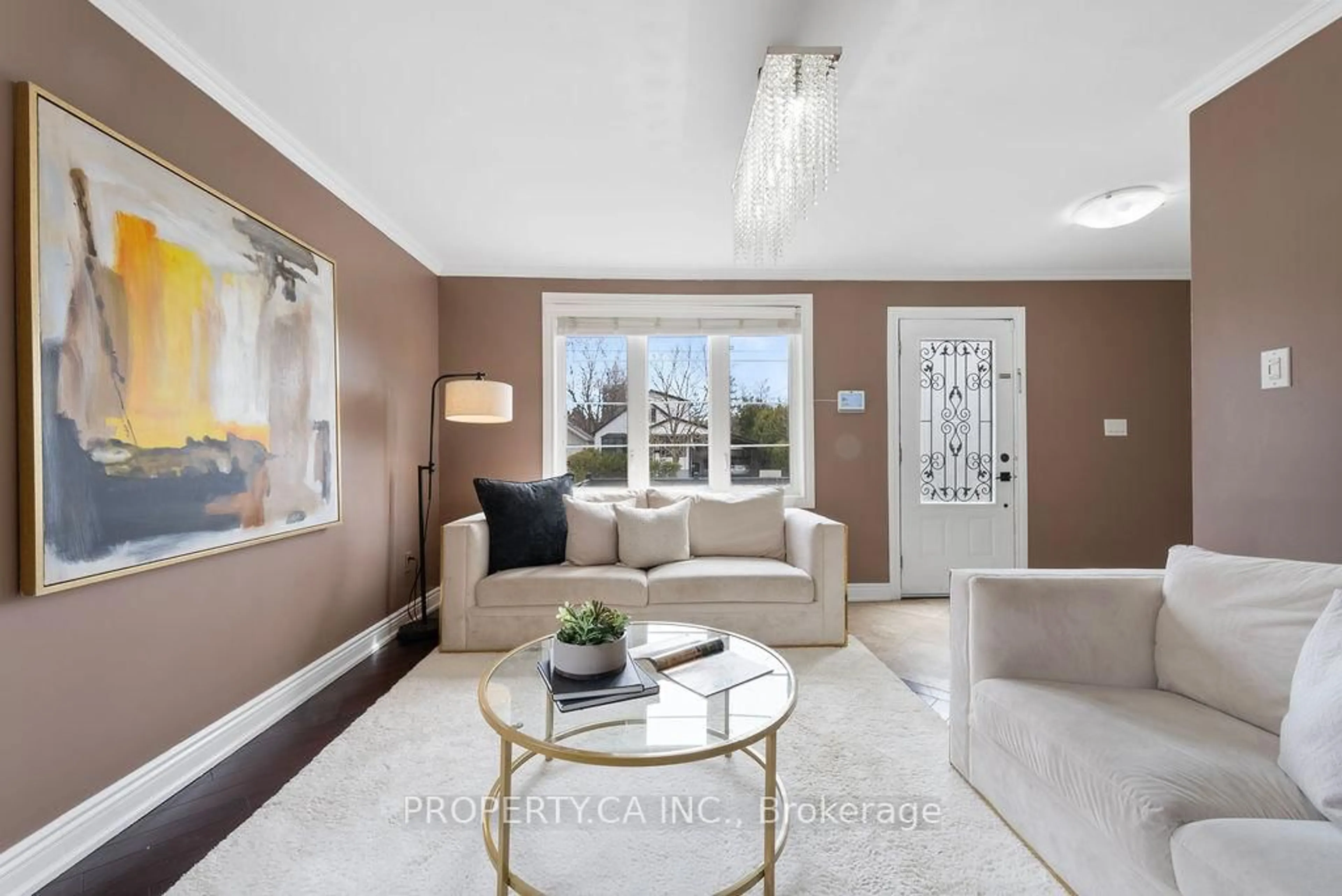 Living room with furniture, ceramic/tile floor for 20 Woodward Ave, Brampton Ontario L6V 1K1