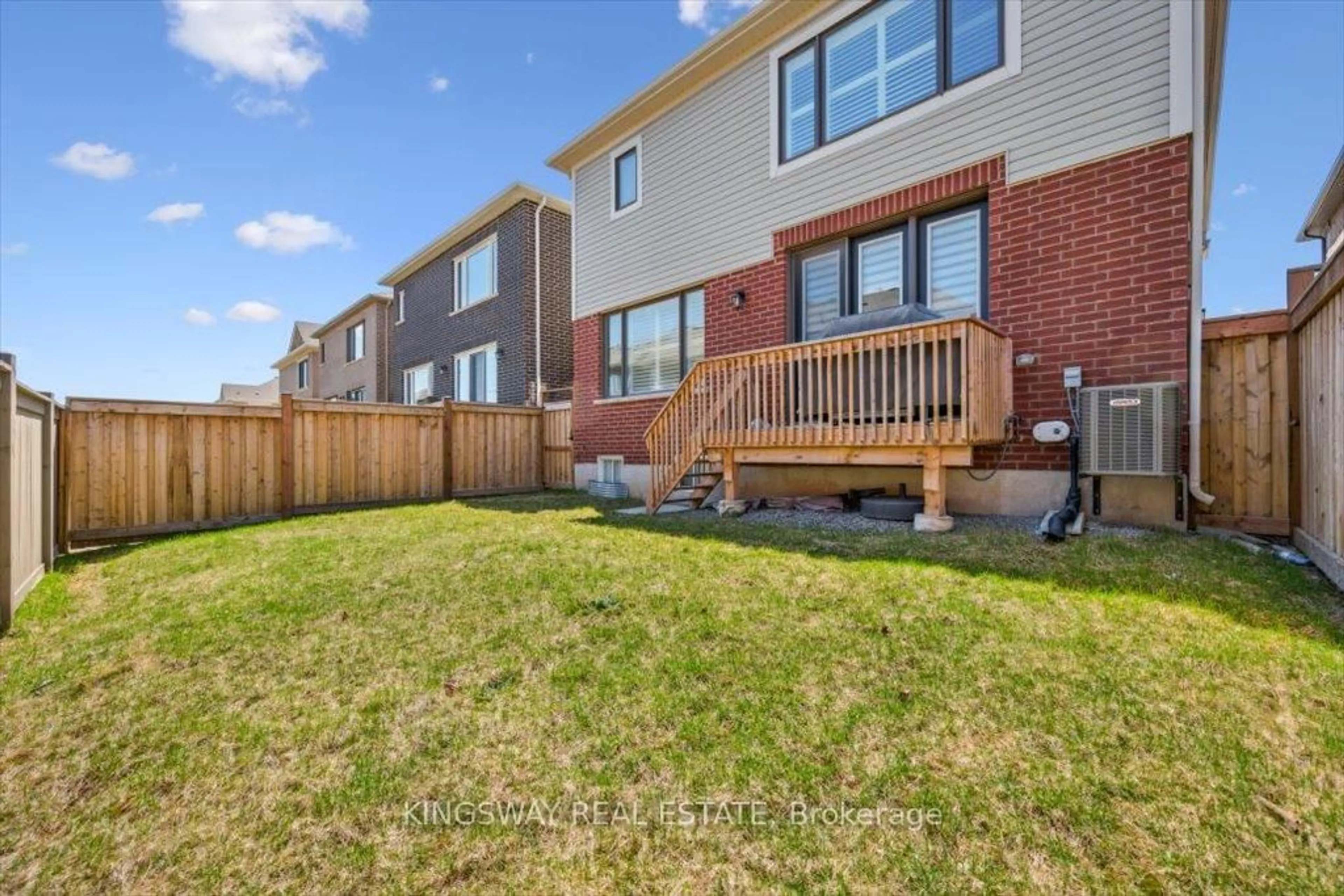 Patio, street for 688 Kennedy Circ, Milton Ontario L9E 1R5