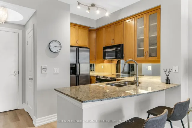Additional property image - 2083 Lake shore Blvd Unit 809
