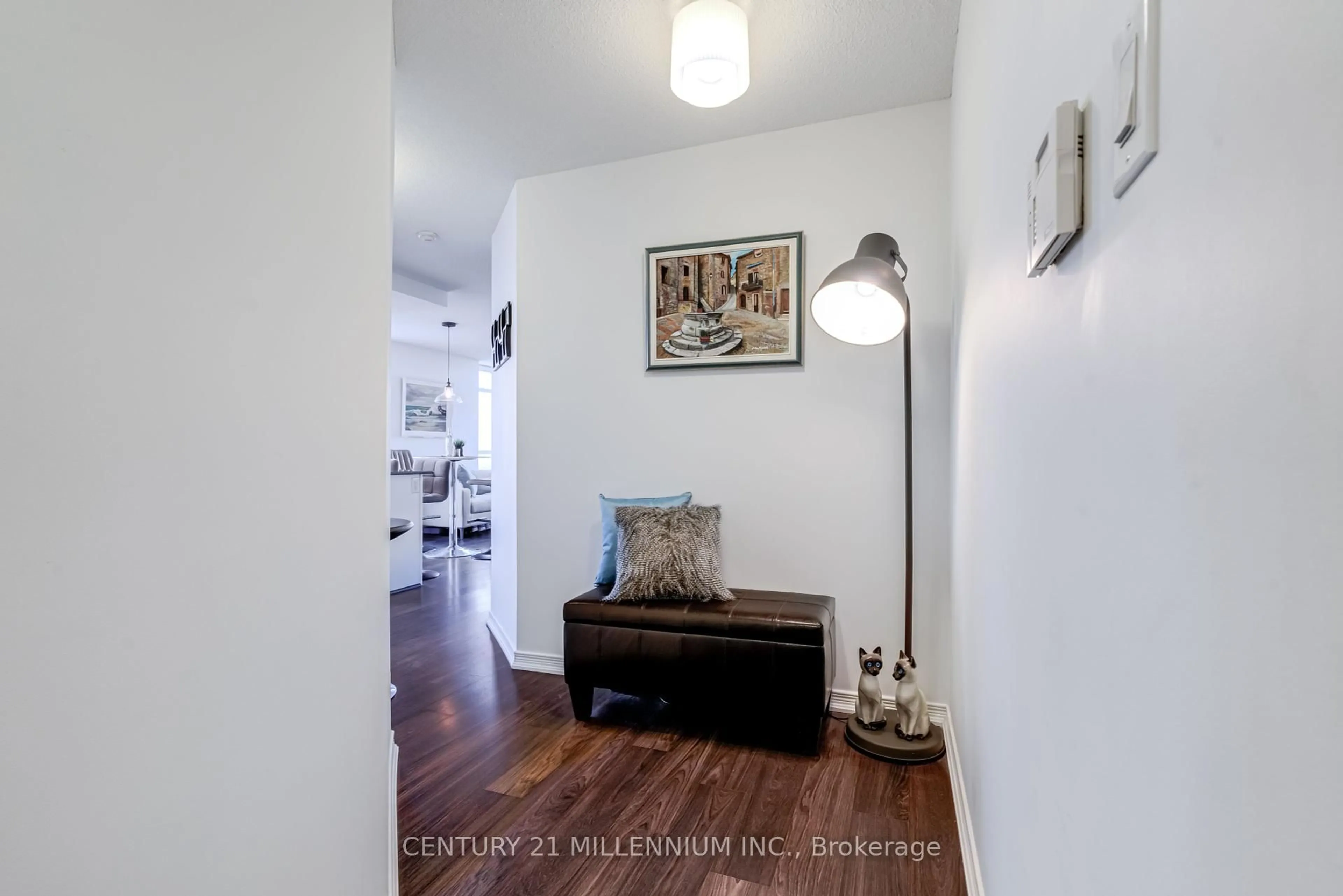 Indoor entryway for 9 George St #2005, Brampton Ontario L6X 0T6