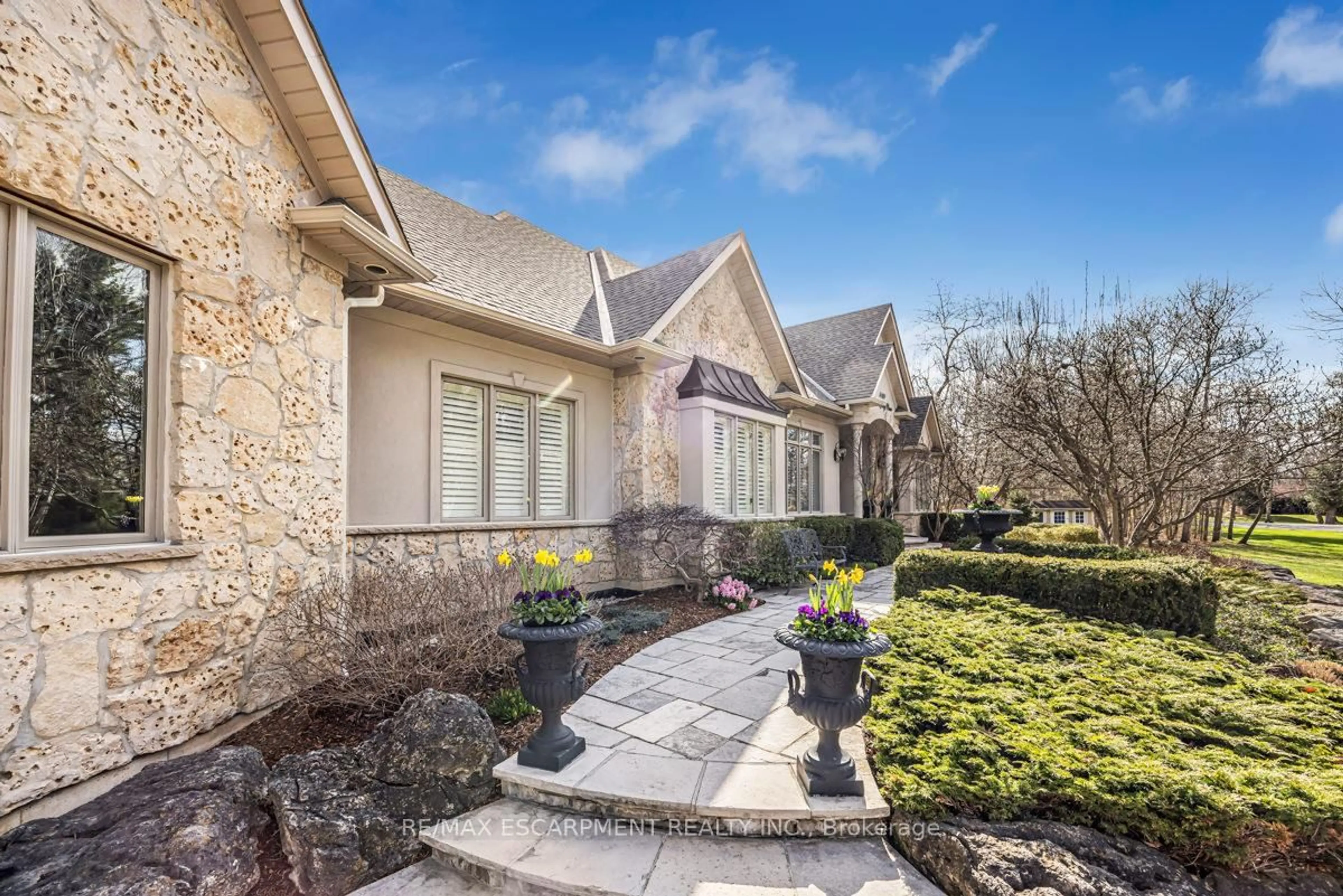 Unknown for 5029 CEDAR SPRINGS Crt, Burlington Ontario L7P 0B5
