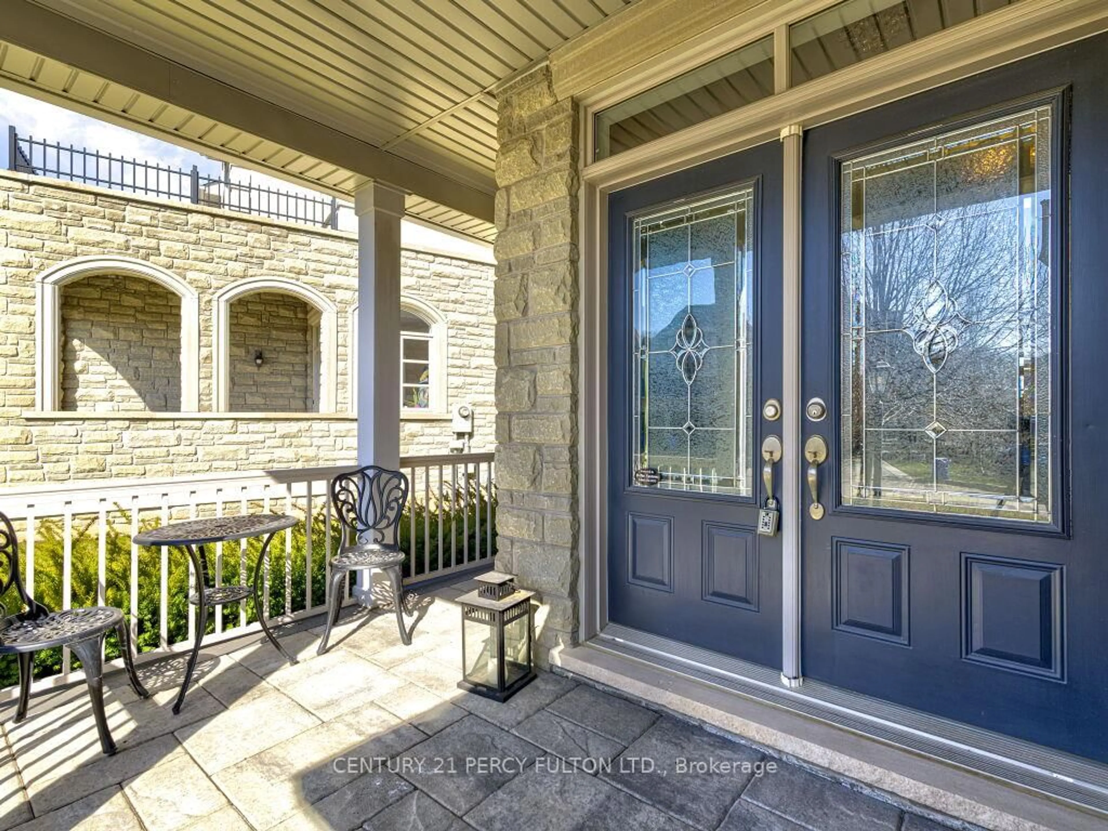 Indoor entryway for 3135 Watercliffe Crt, Oakville Ontario L6M 0K7
