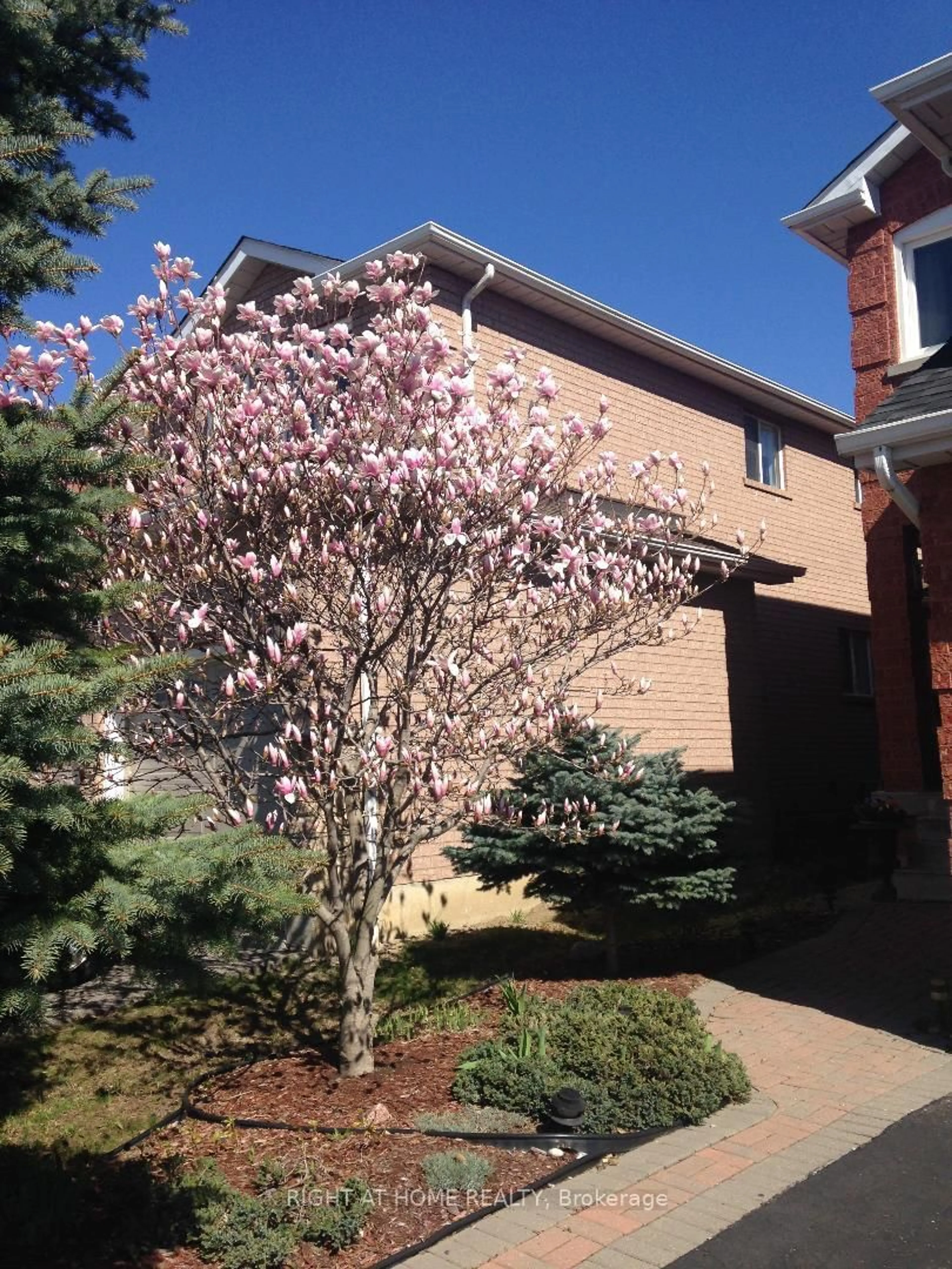 Home with brick exterior material, street for 845 Mays Cres, Mississauga Ontario L5V 2G6