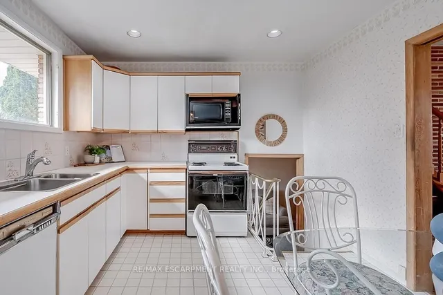 Additional property image - 363 East Side Cres