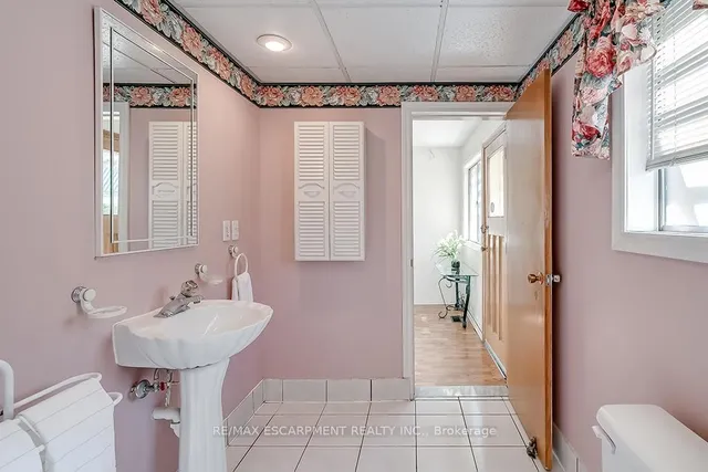 Additional property image - 363 East Side Cres
