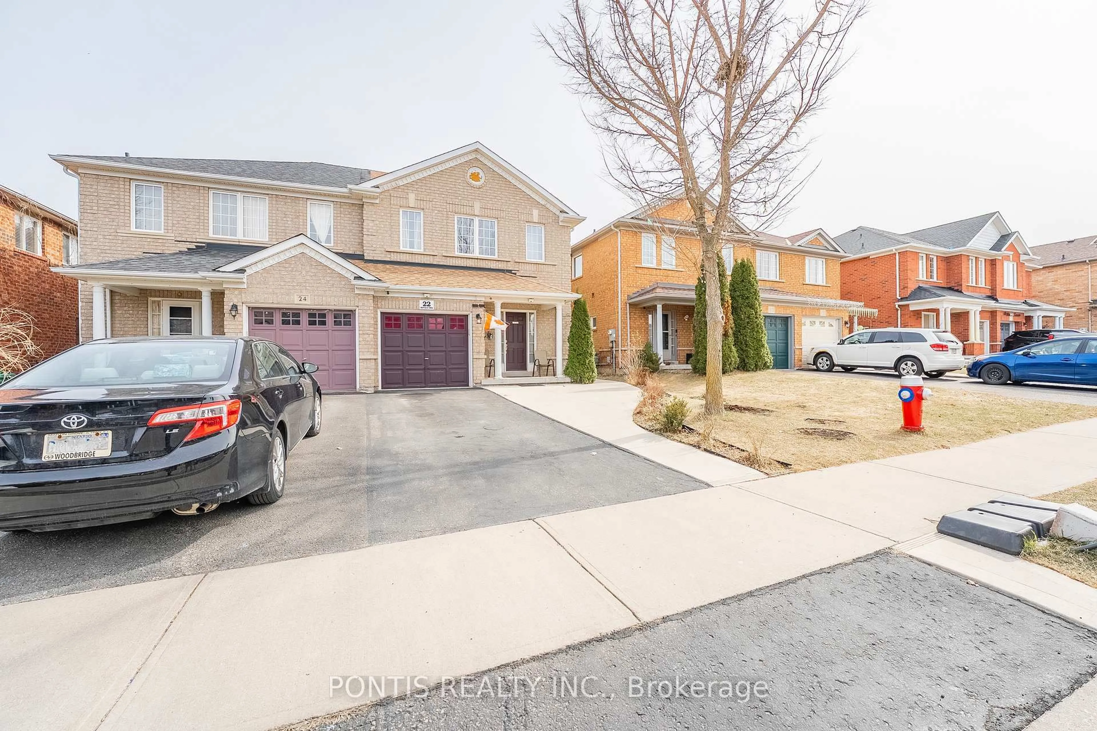 A pic from outside/outdoor area/front of a property/back of a property/a pic from drone, street for 22 Mistdale Cres, Brampton Ontario L7A 1S1