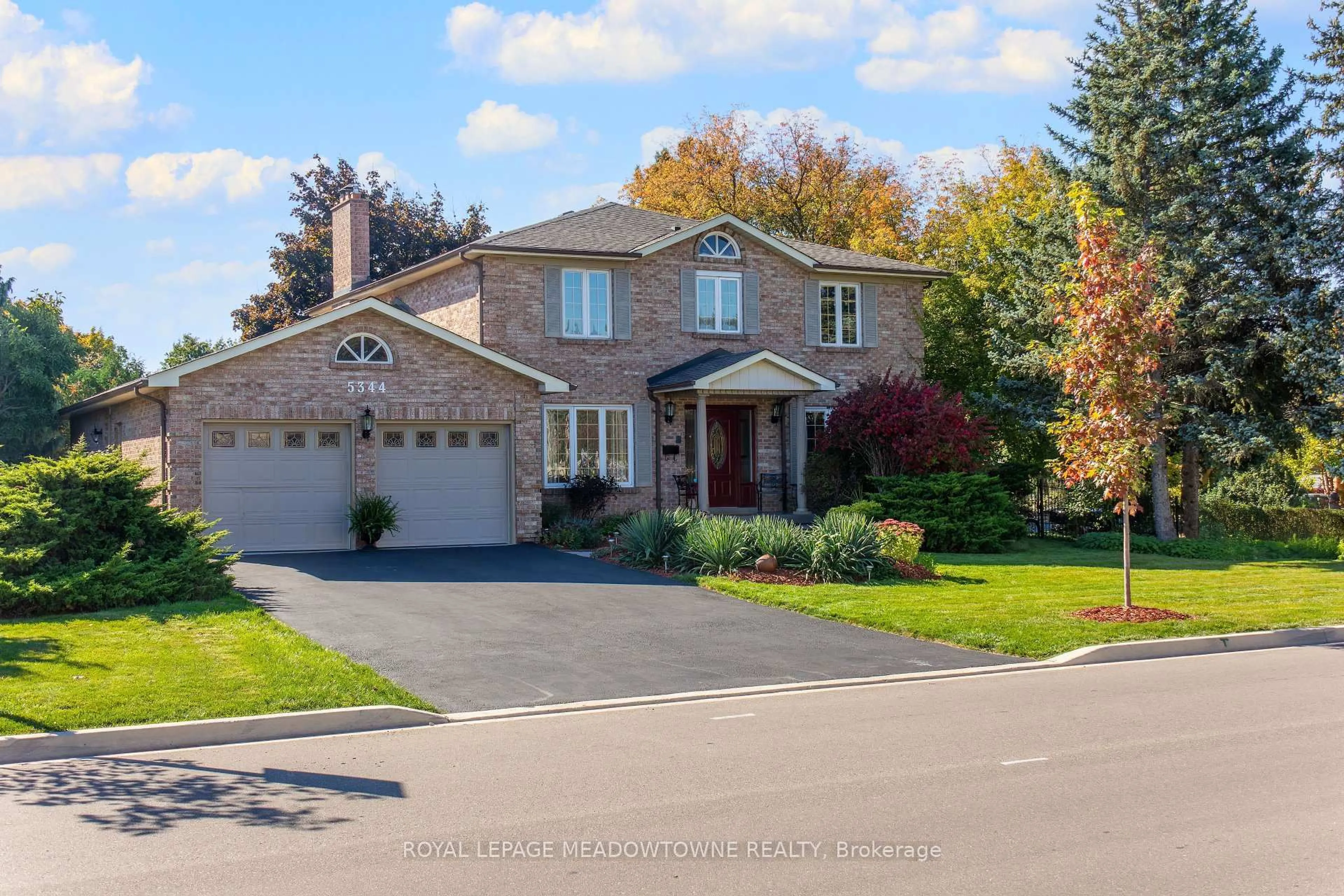 Home with brick exterior material, street for 5344 Durie Rd, Mississauga Ontario L5M 2C7