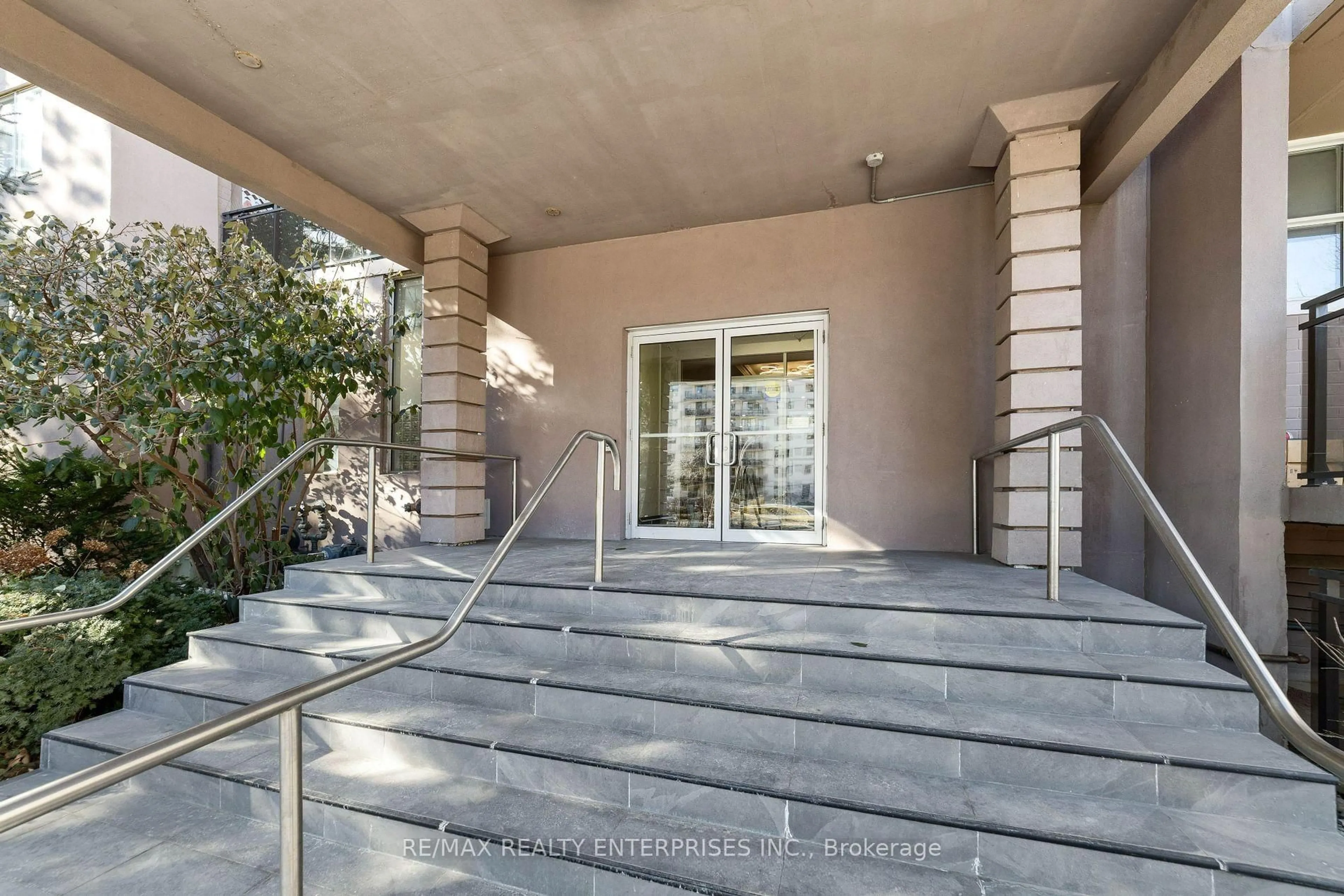 Unknown for 975 Warwick Crt #1402, Burlington Ontario L7T 3Z7