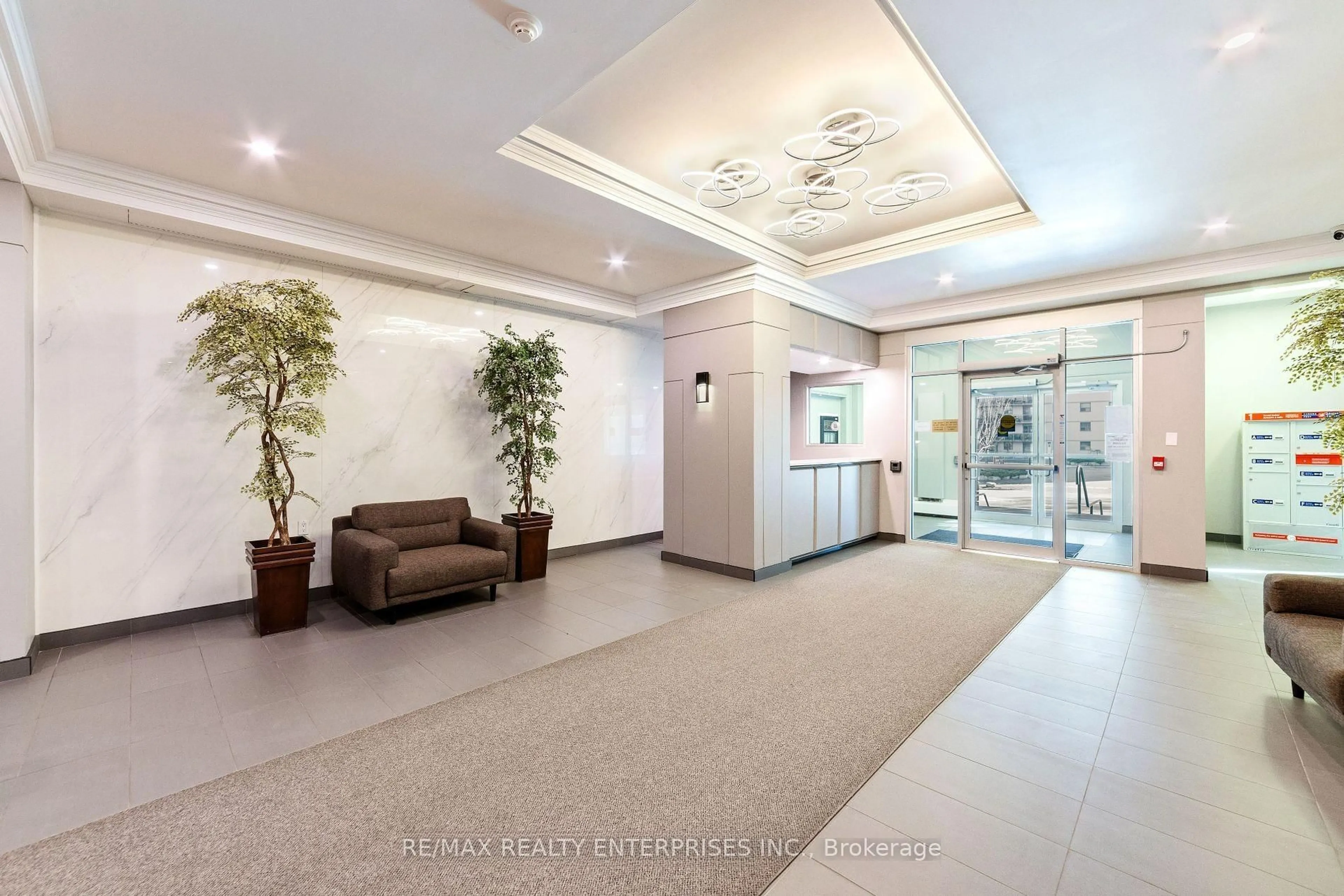 Lobby for 975 Warwick Crt #1402, Burlington Ontario L7T 3Z7