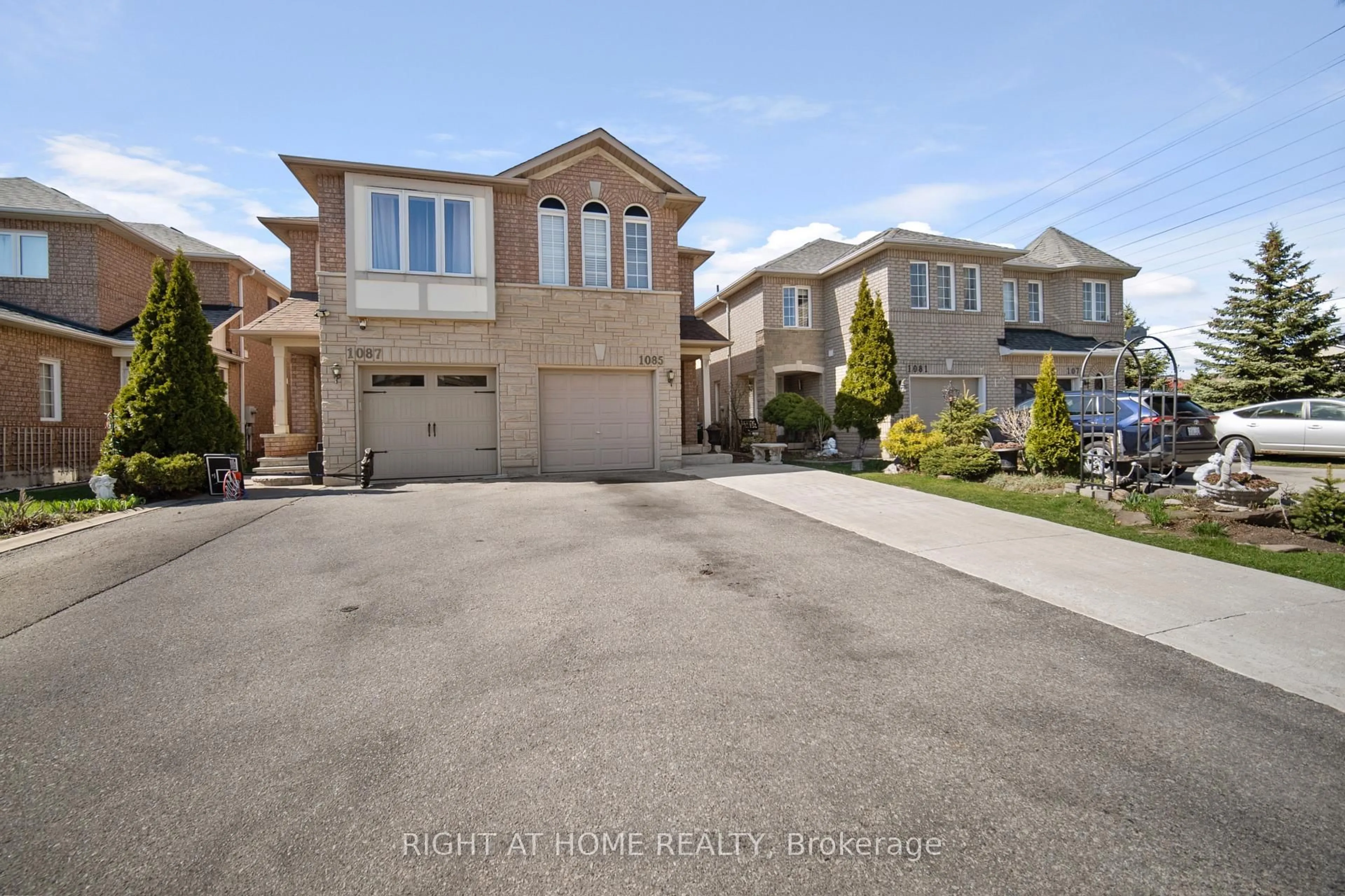 Unknown for 1085 Foxglove Pl, Mississauga Ontario L5V 2N5