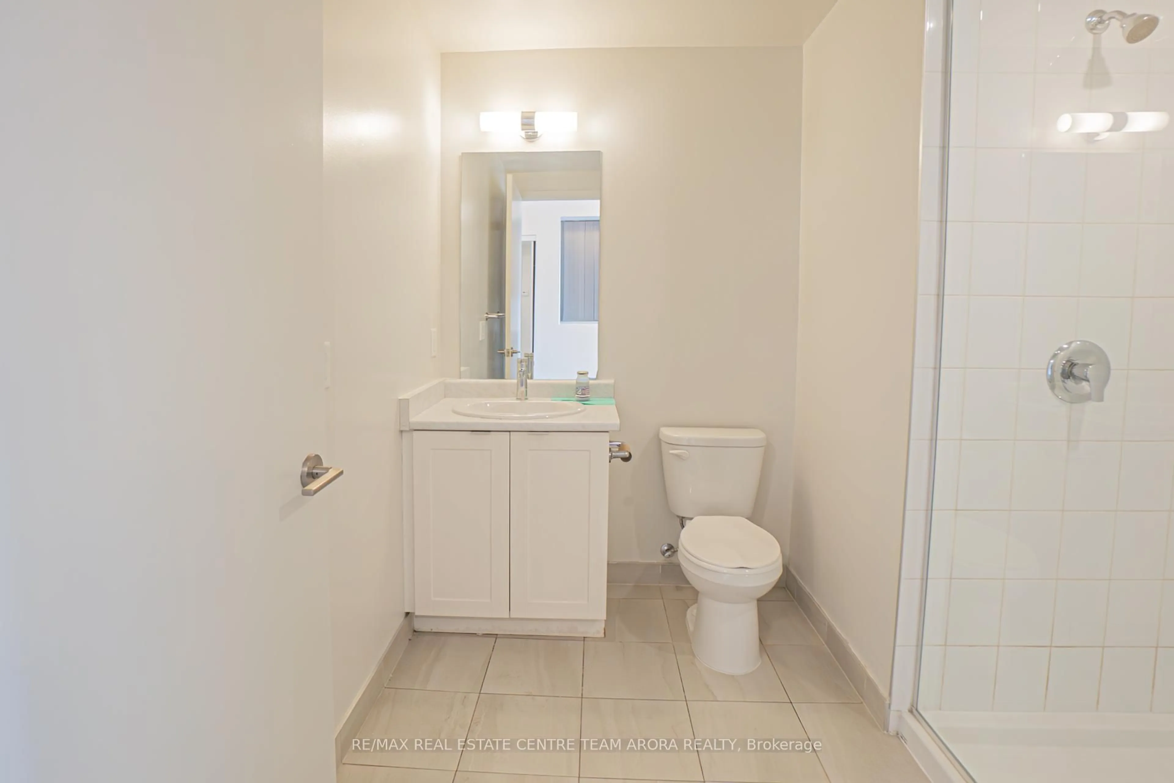Standard bathroom, unknown for 58 Sky Harbour Dr #417, Brampton Ontario L6Y 0C1