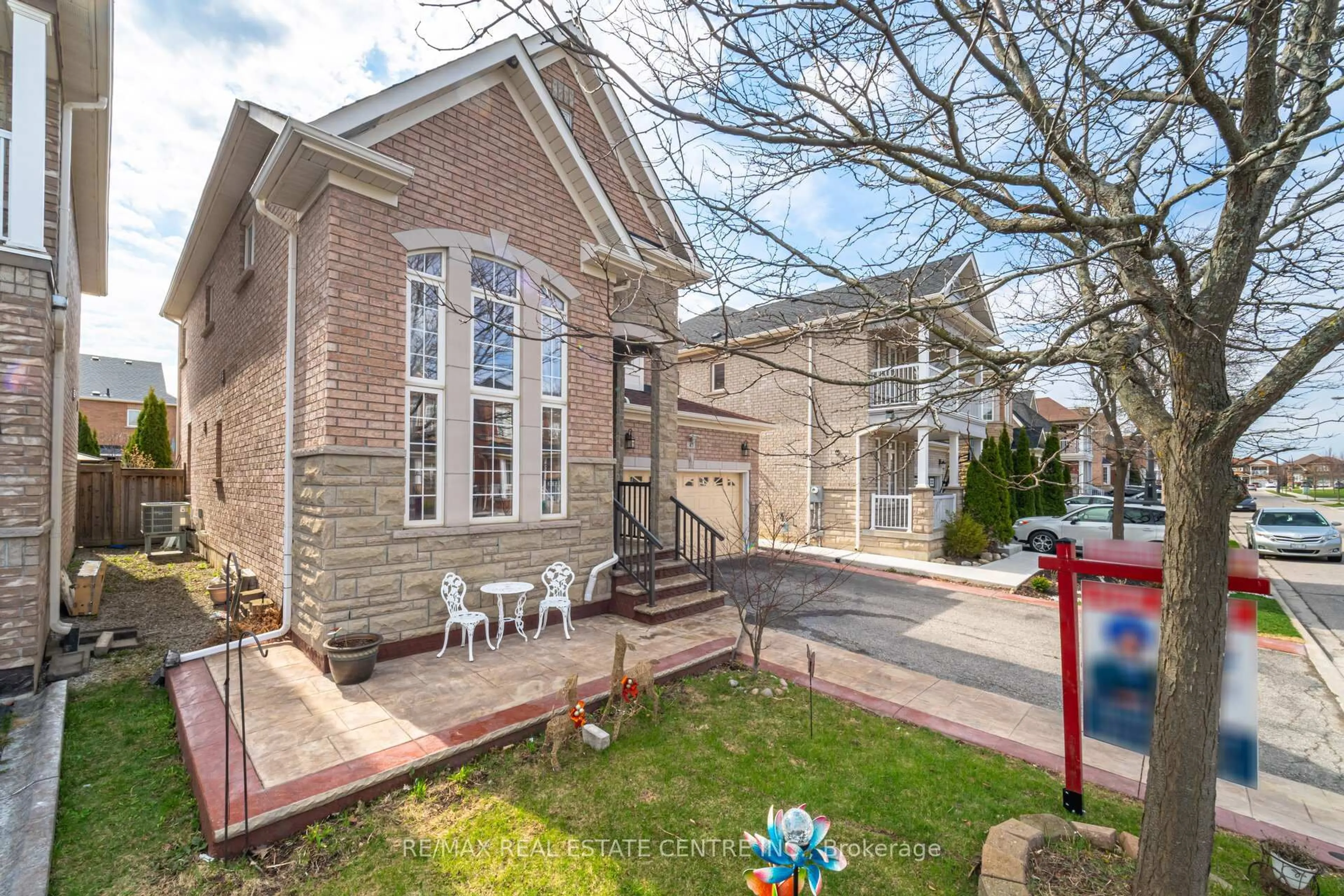 Home with brick exterior material, street for 47 Begonia Cres, Brampton Ontario L7A 0M7